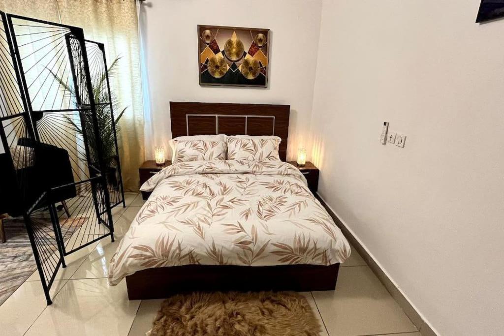 Medo's Luxury Houses - large studio