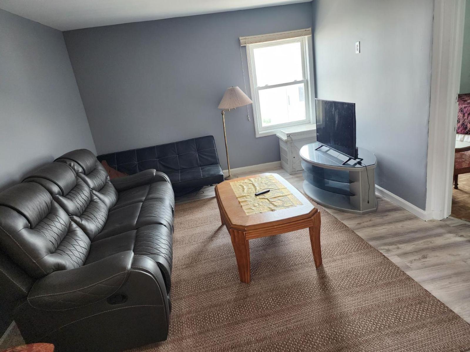 Beautiful redone apartment on the beach block view 4