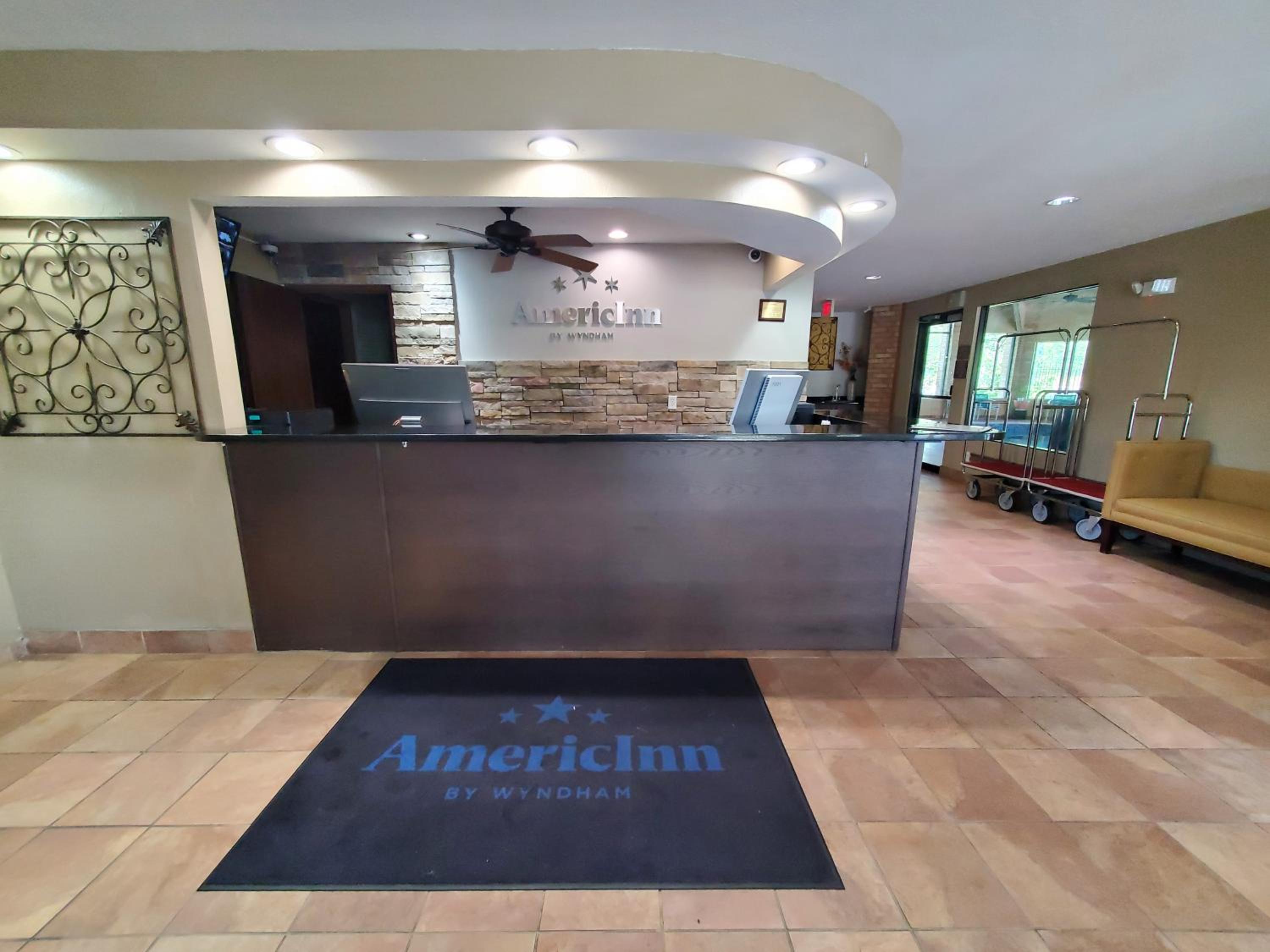 AmericInn and Suites by Wyndham Delafield-Waukesha-Milwaukee - Property Image 23