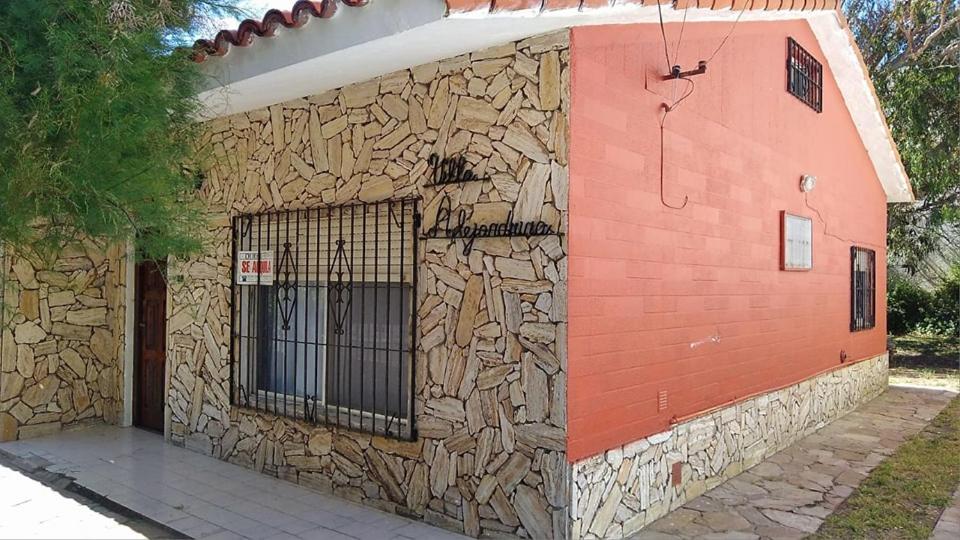 Casa a 50mts del Mar con Parque 10personas 4 Habitaciones 2 Baños Playa Centro y Peatonal