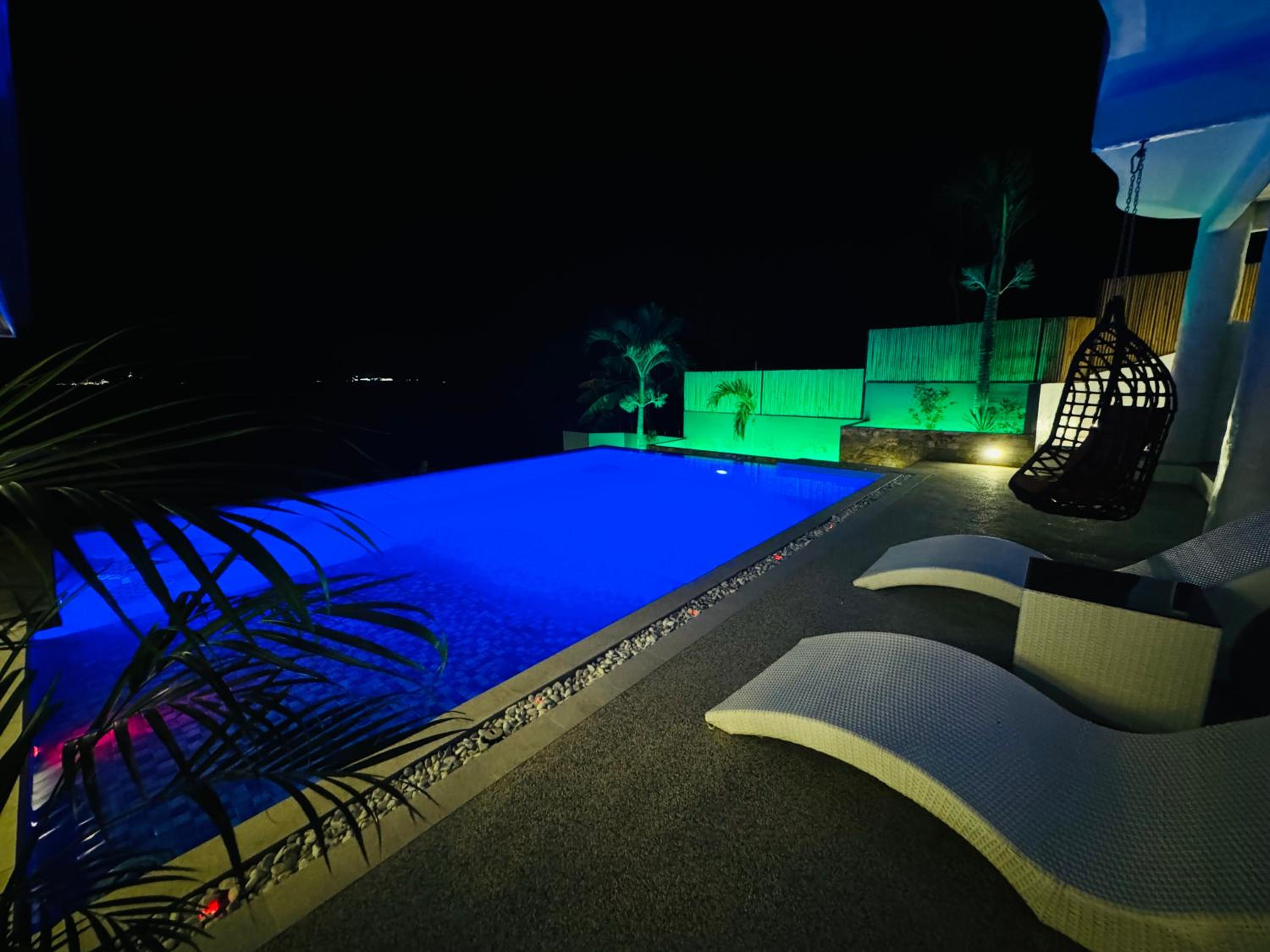 Casa Blanca Puerto Galera view 5
