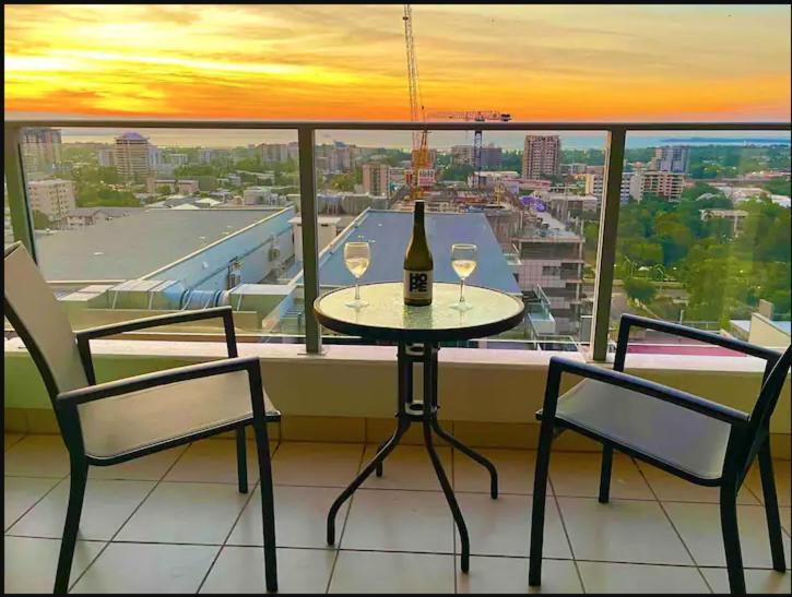 Sensation Sunsets Seaviews I Mantra' Central CBD Apartment