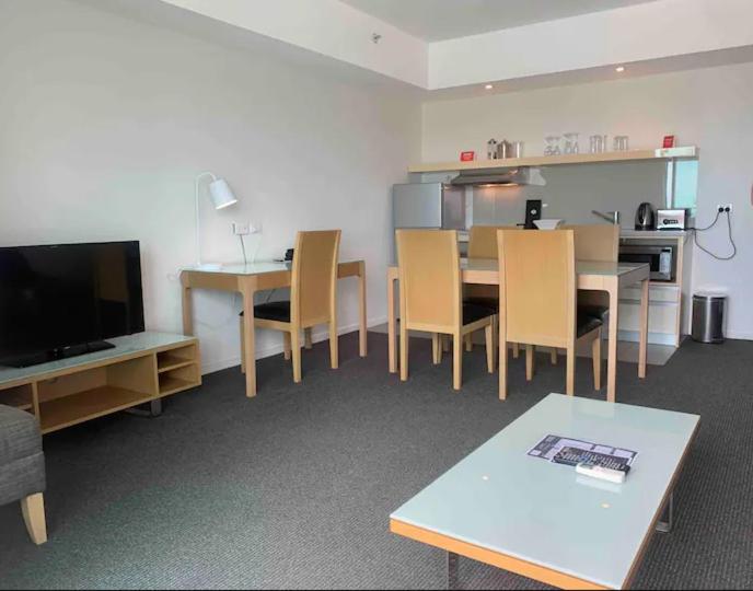 Sensation Sunsets Seaviews I Mantra' Central CBD Apartment