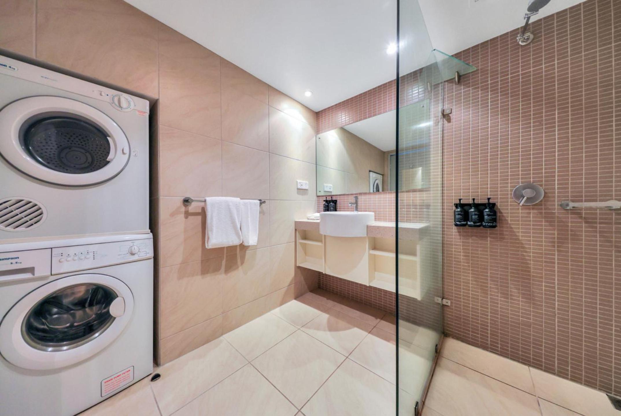 Sensation Sunsets Seaviews I Mantra' Central CBD Apartment