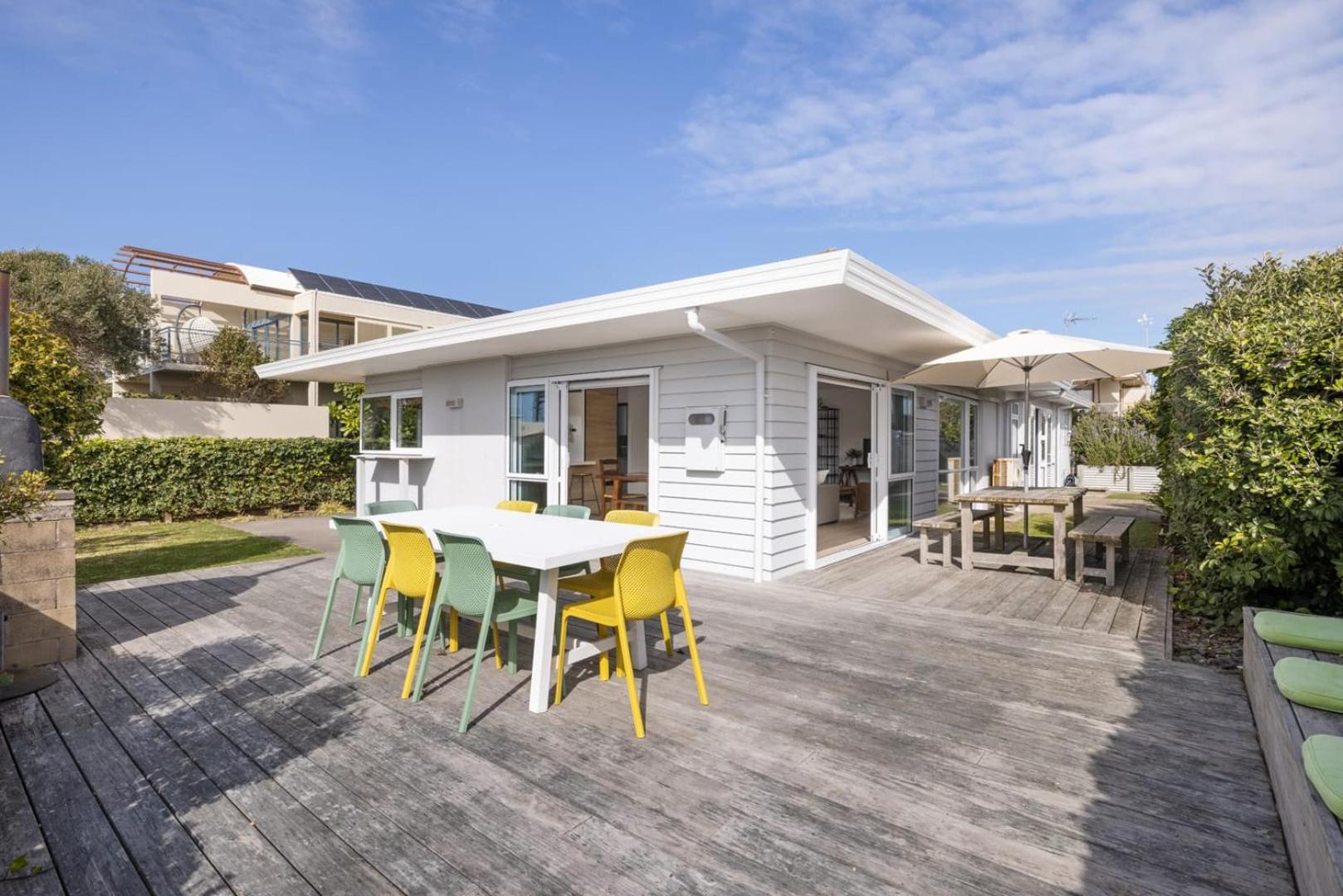 Seaside Beach Retreat - Outdoor living view 5