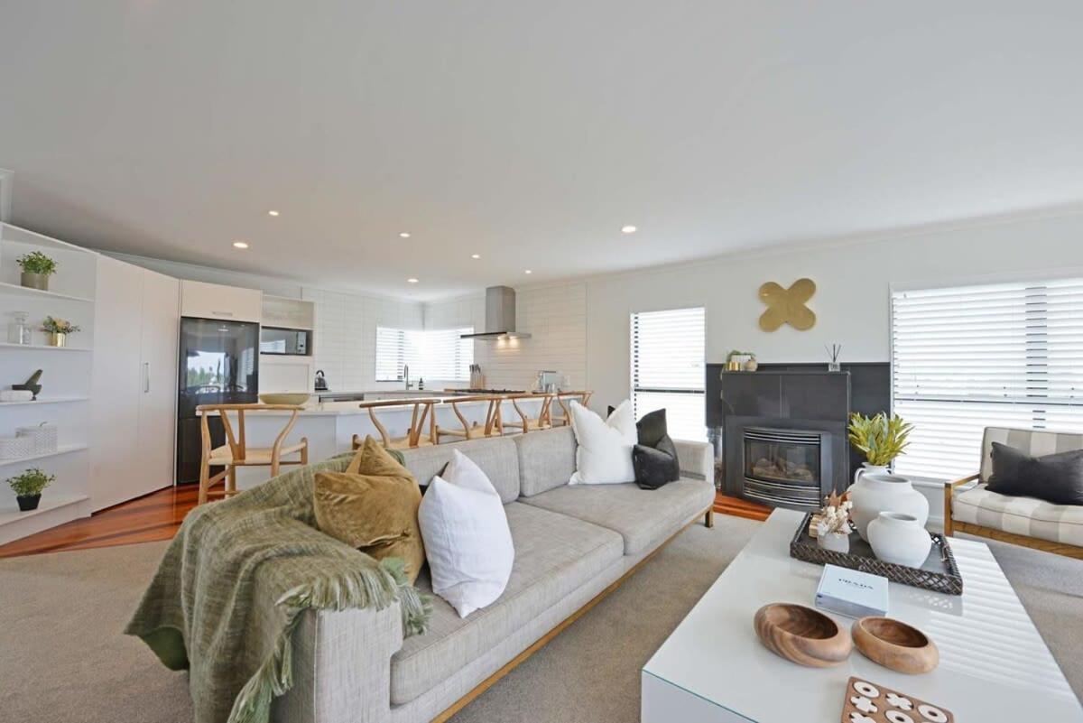 Escape to high end comforts on Riverton view 2