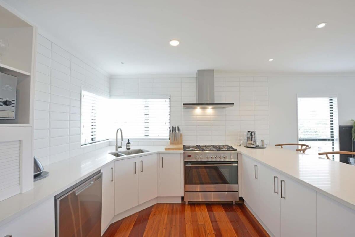 Escape to high end comforts on Riverton view 5