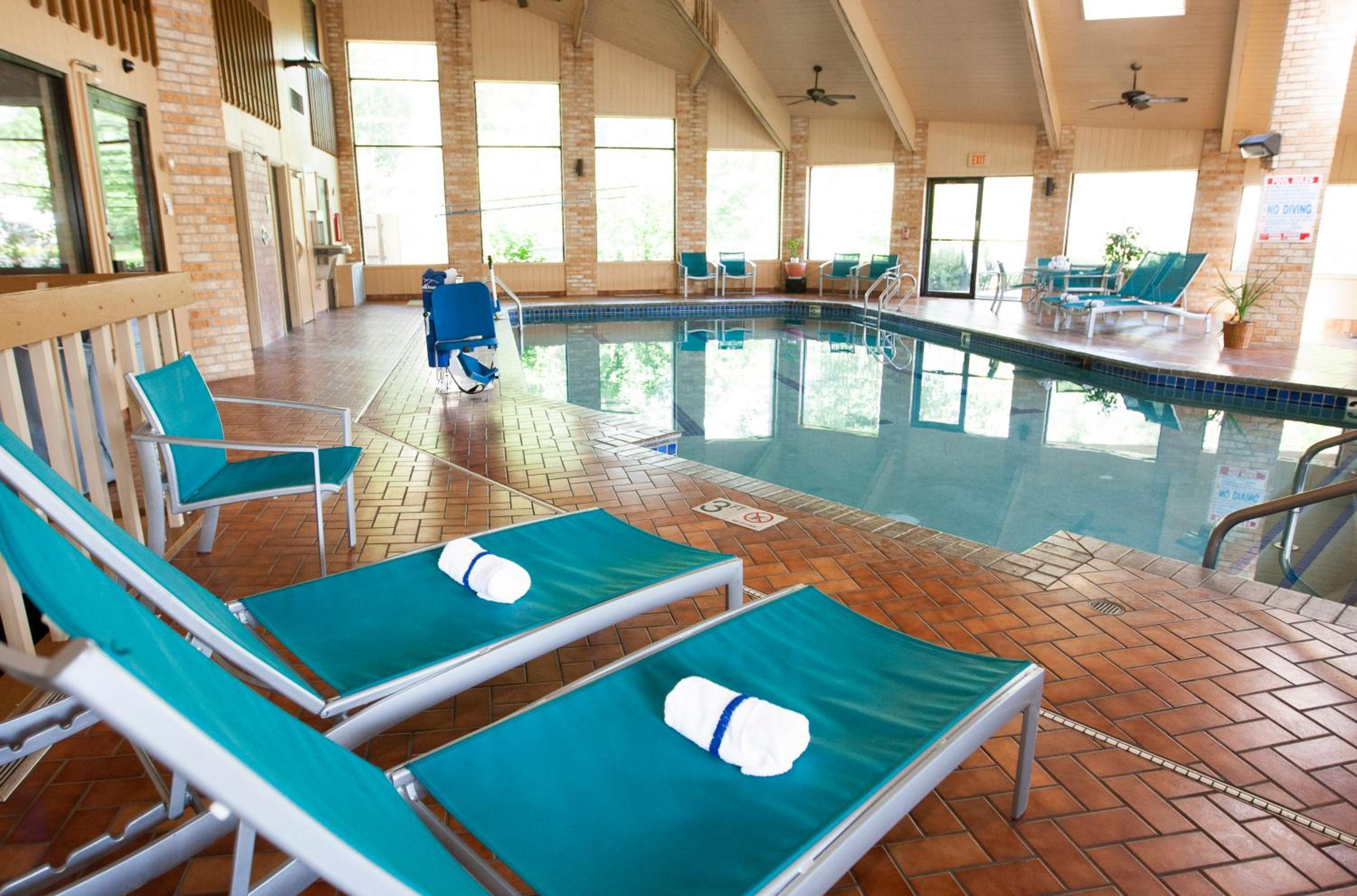 AmericInn and Suites by Wyndham Delafield-Waukesha-Milwaukee - Property Image 13