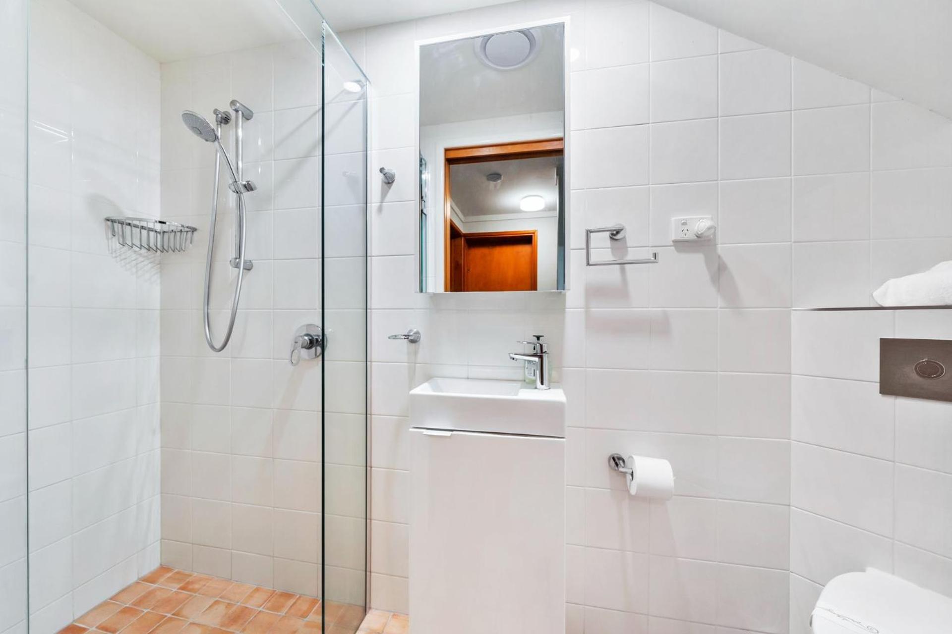 Mintee 1 by Discover Stradbroke