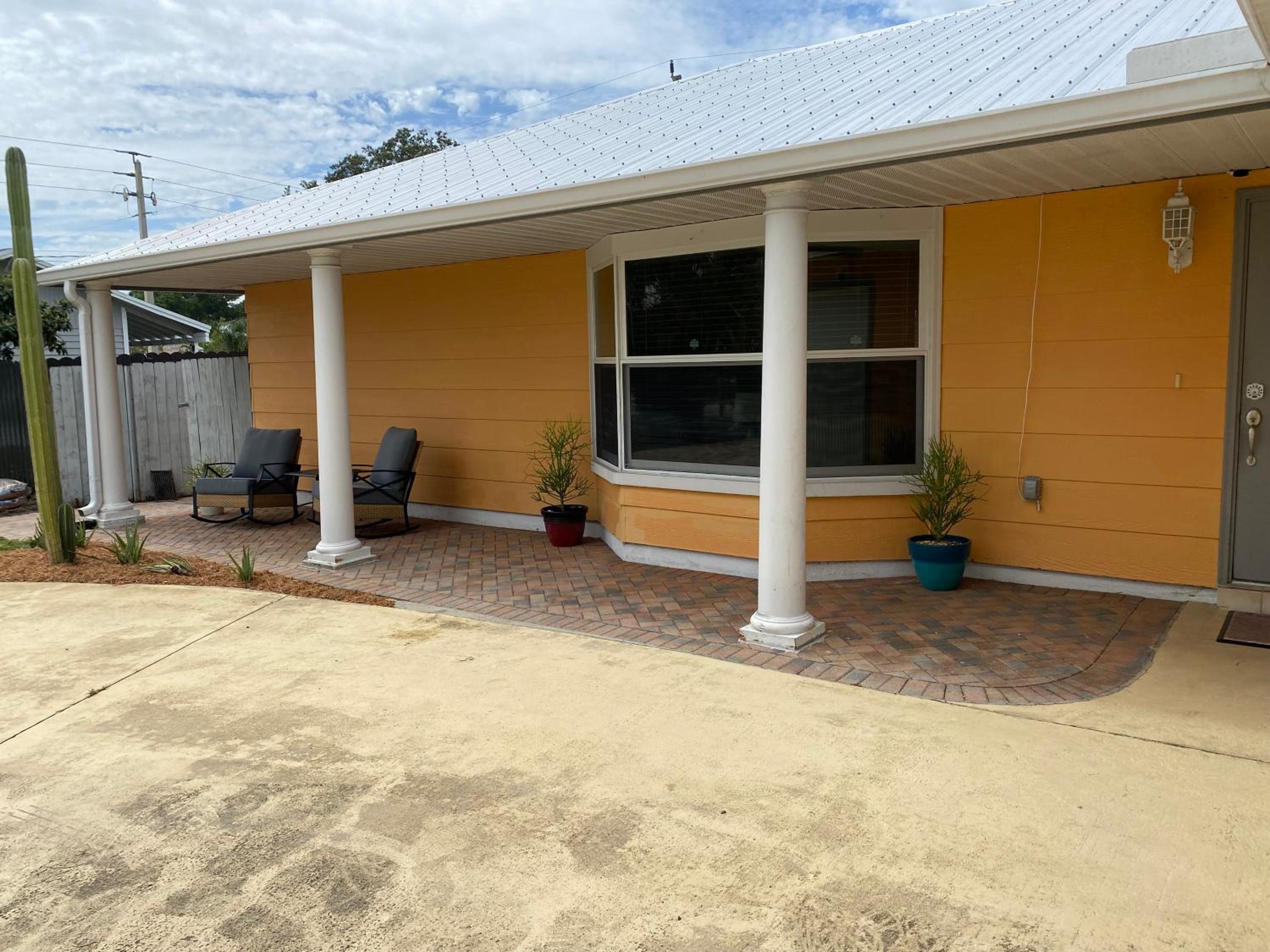Private Cozy Coastal 3BR with Pool view 2