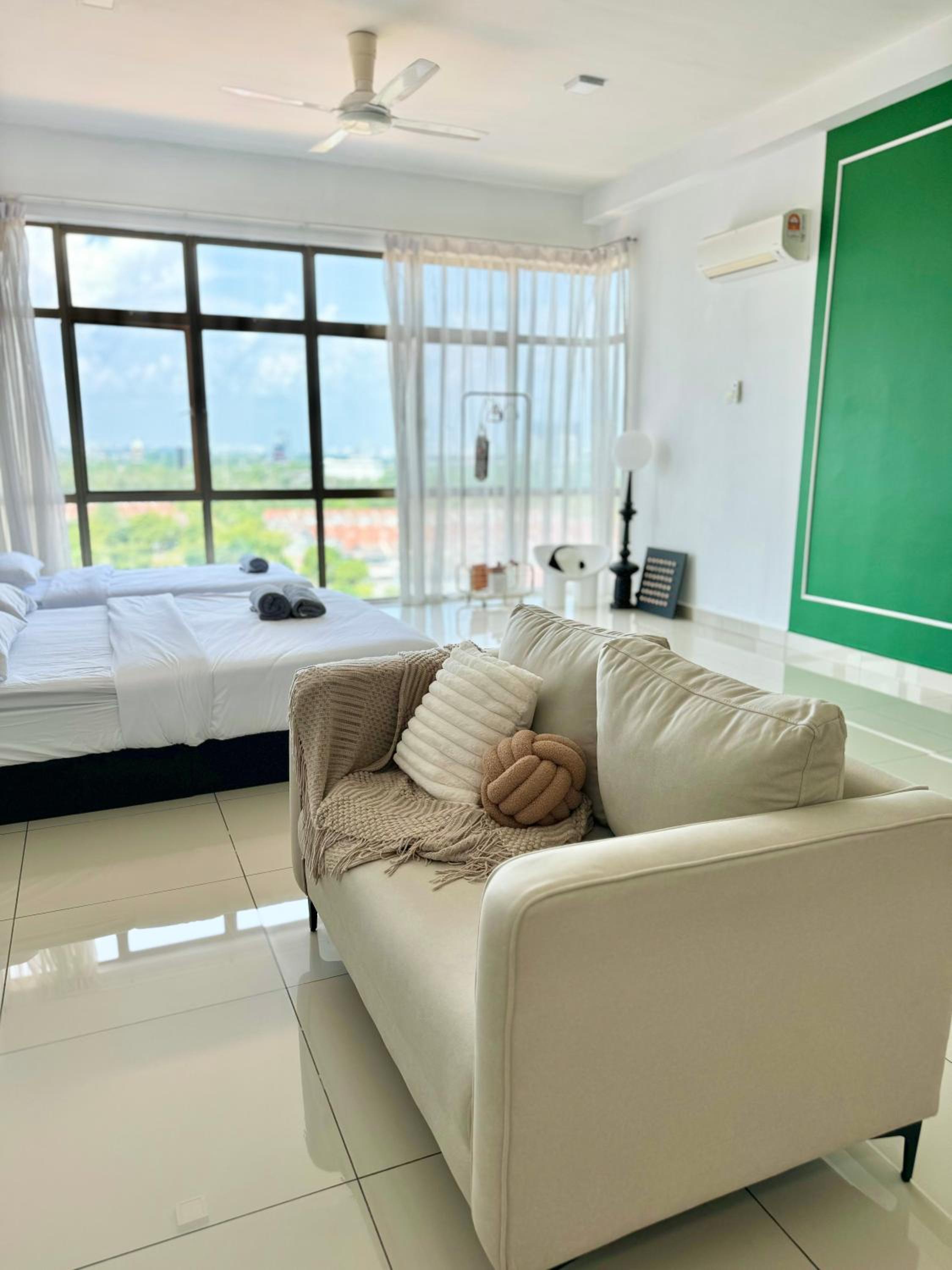 Cozy Studio Mount Austin for 3pax by Dsummer91 Homestay