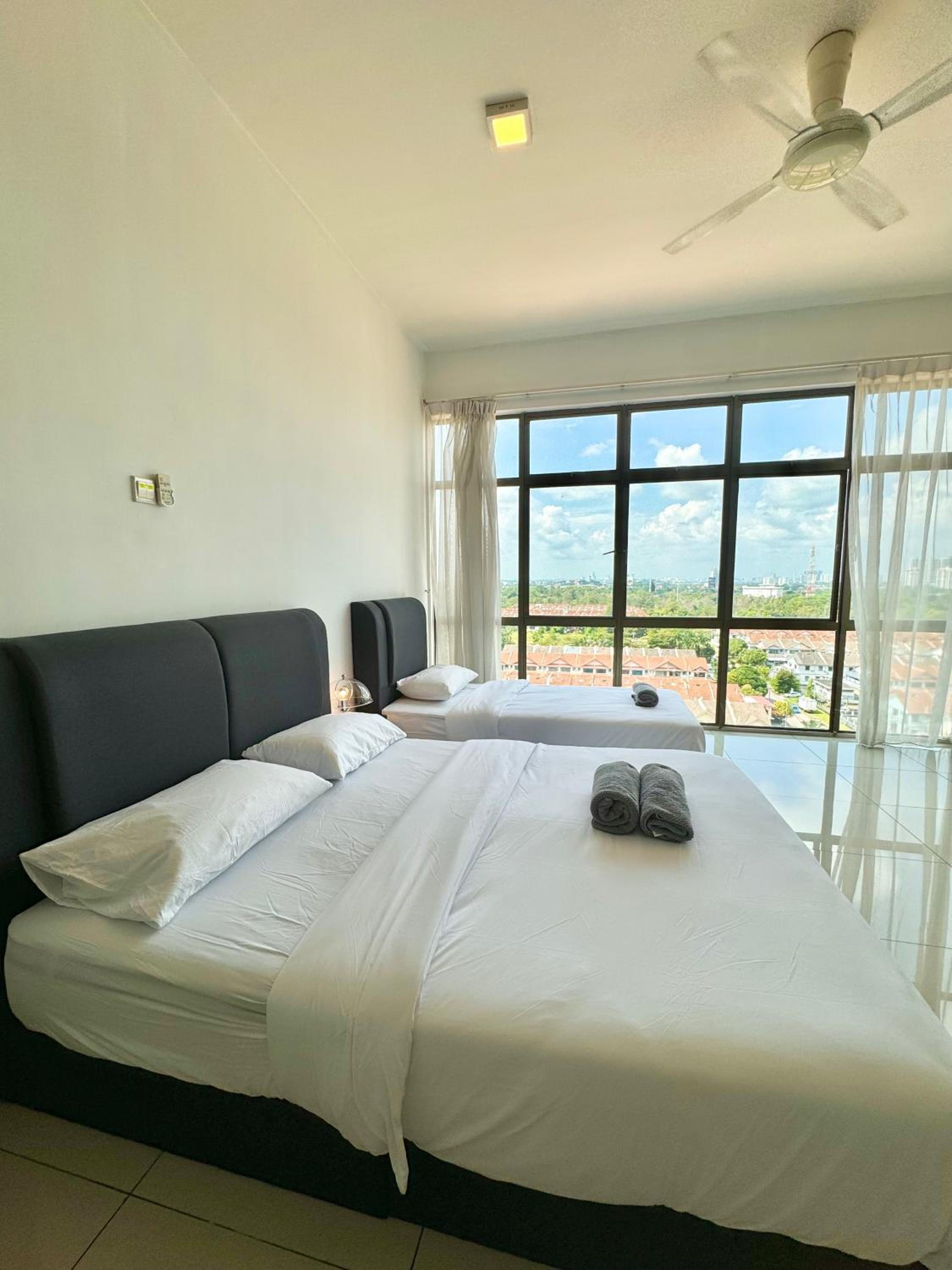 Cozy Studio Mount Austin for 3pax by Dsummer91 Homestay