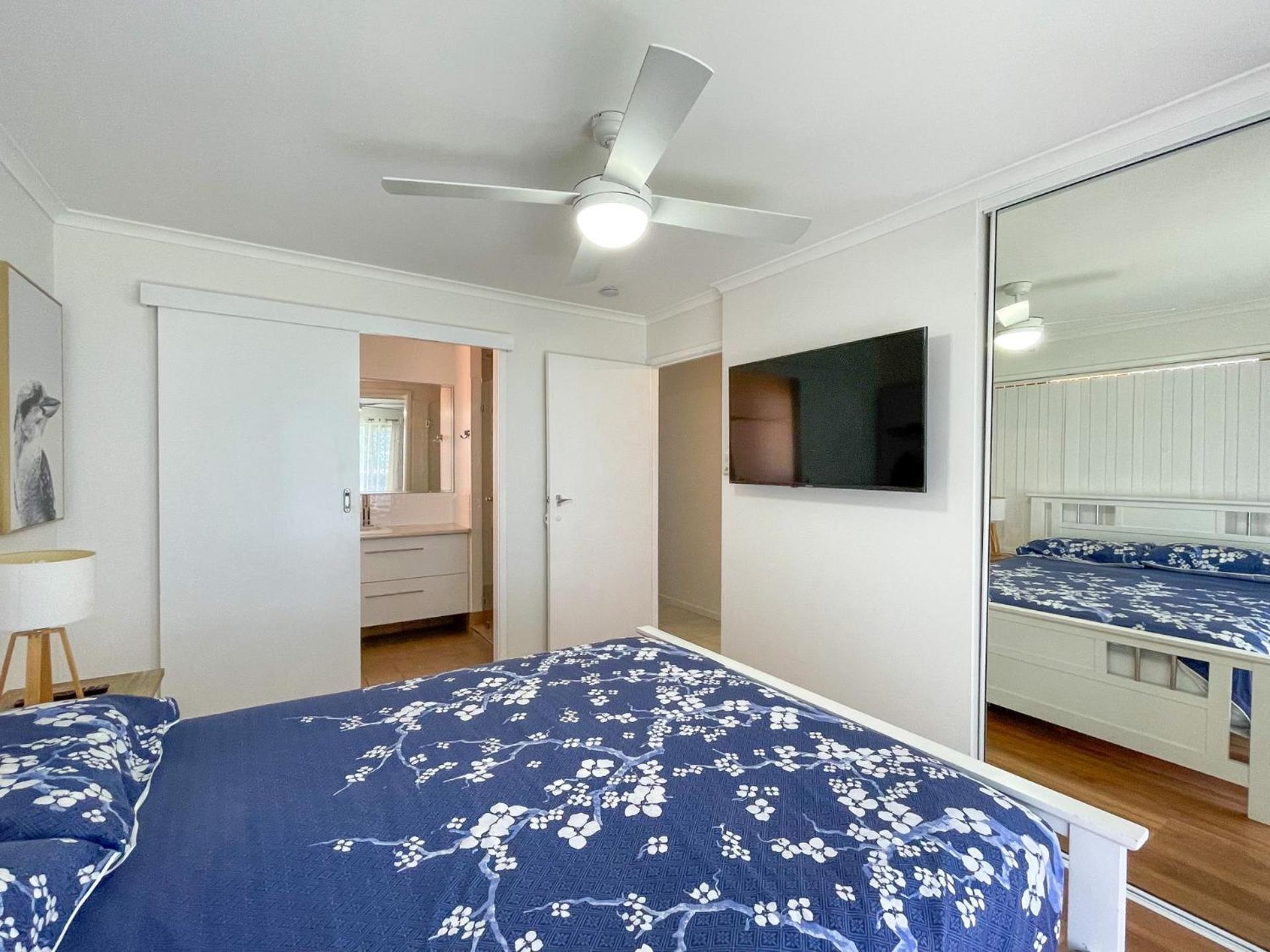Yolanda - Burrum Heads- Beachfront - 3BR- Aircon