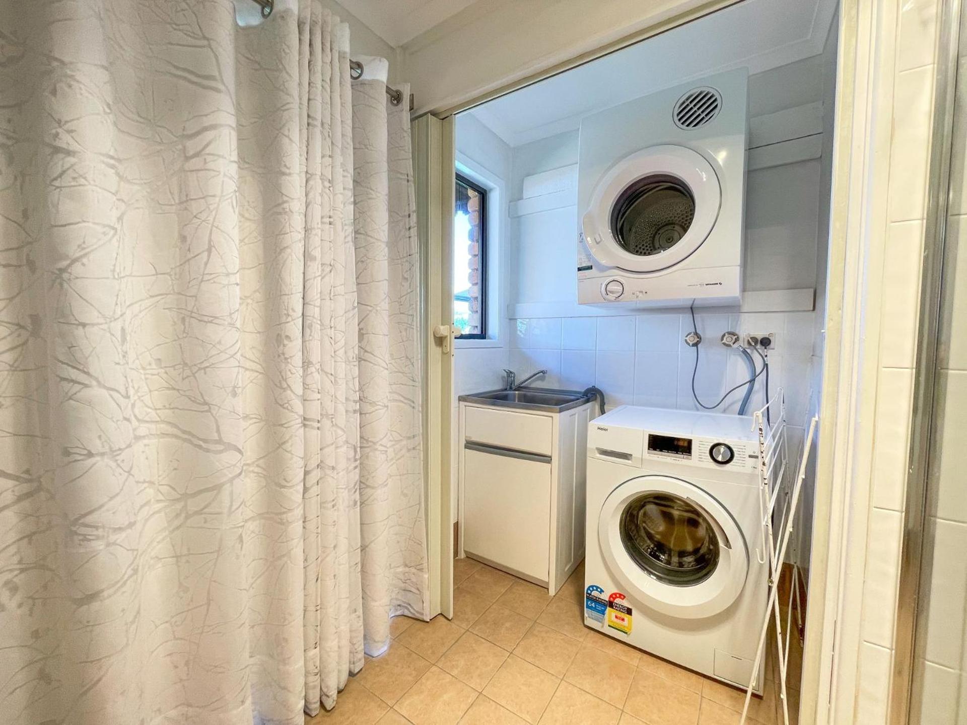 Yolanda - Burrum Heads- Beachfront - 3BR- Aircon