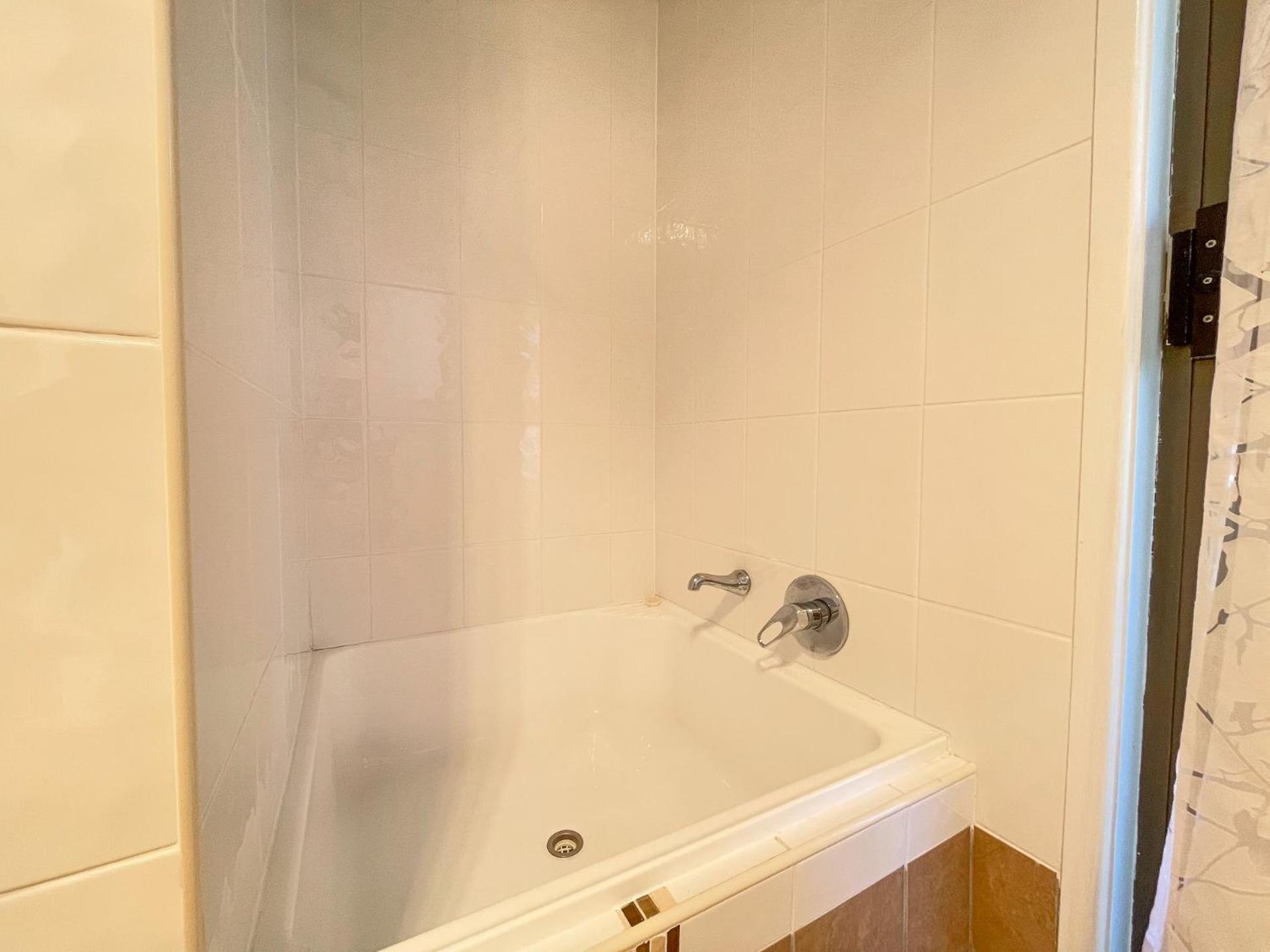 Yolanda - Burrum Heads- Beachfront - 3BR- Aircon