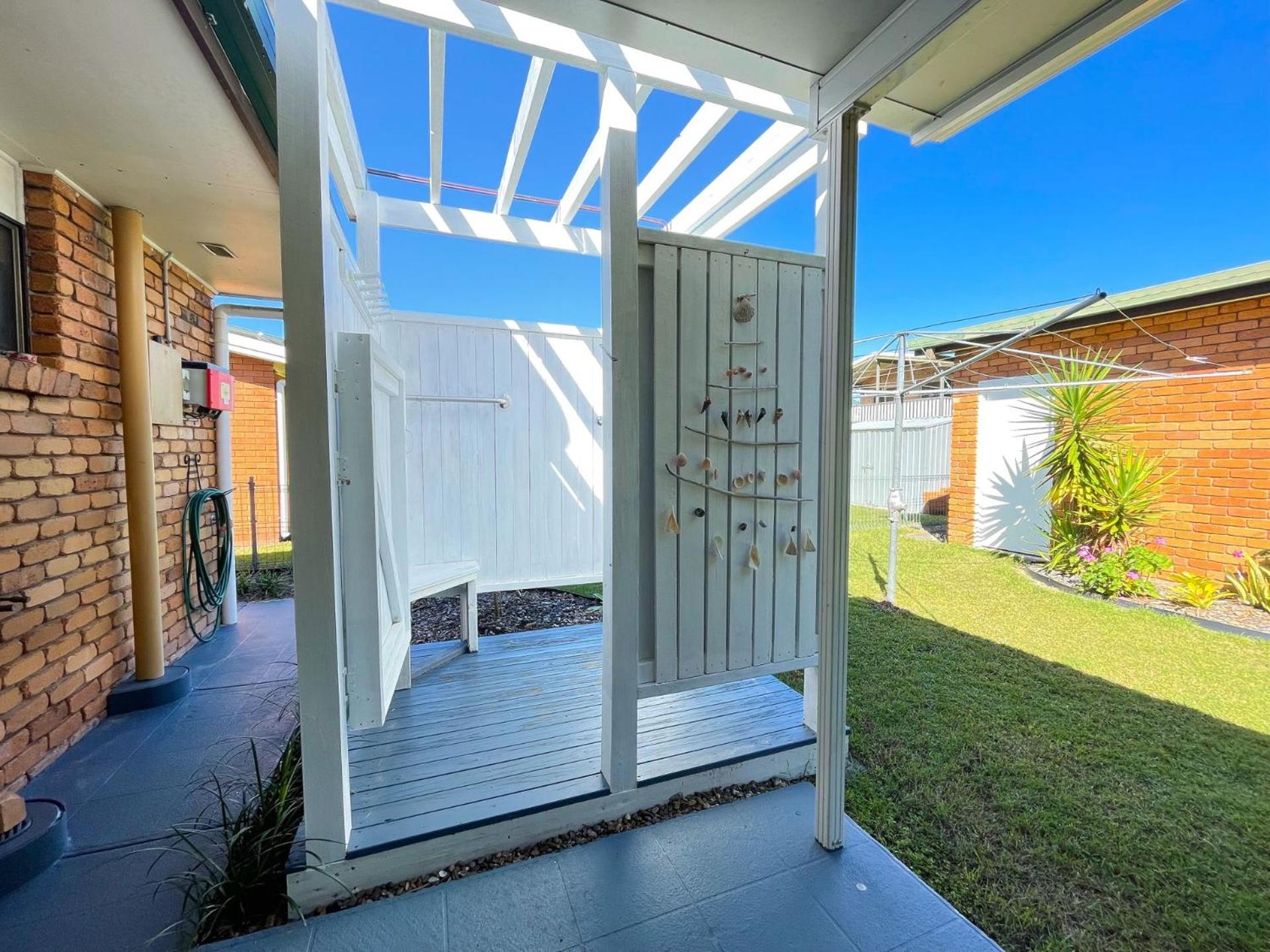 Yolanda - Burrum Heads- Beachfront - 3BR- Aircon