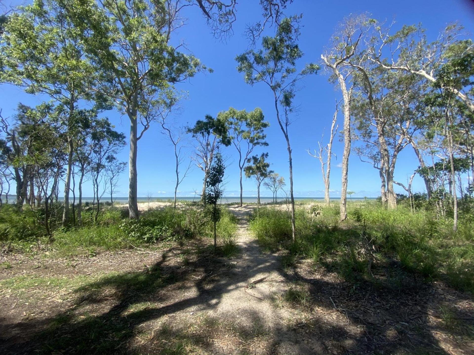 Yolanda - Burrum Heads- Beachfront - 3BR- Aircon
