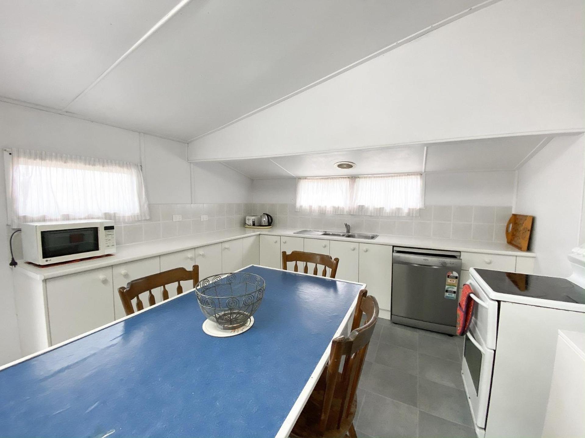 Stafford Hall - Burrum Heads- Riverfront- 3BR- Great Views