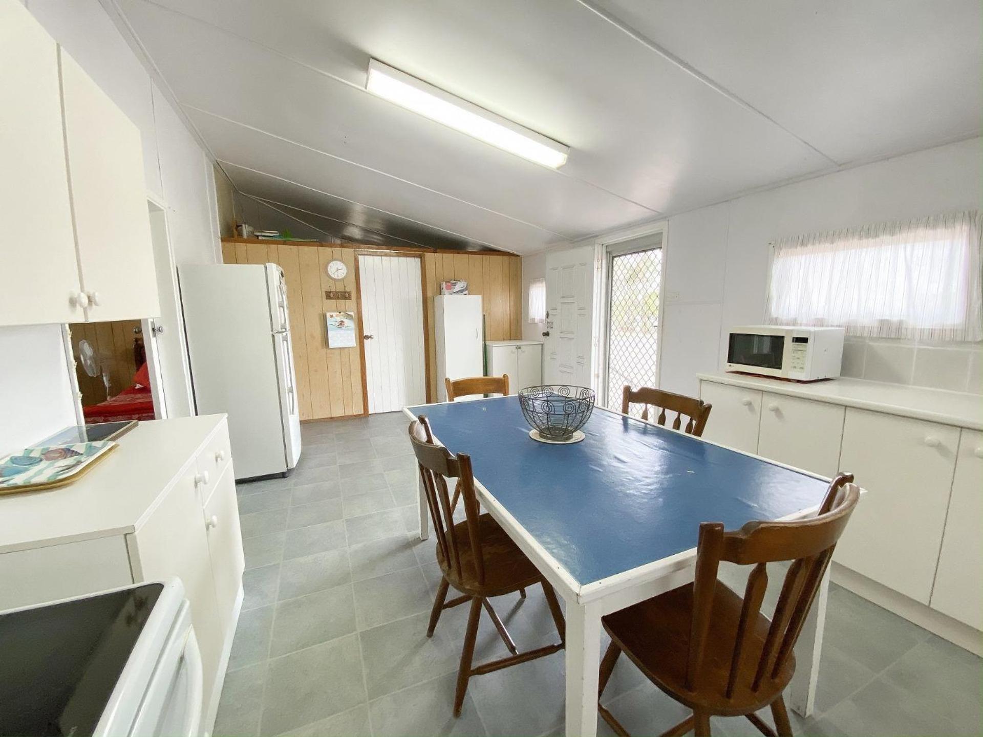 Stafford Hall - Burrum Heads- Riverfront- 3BR- Great Views