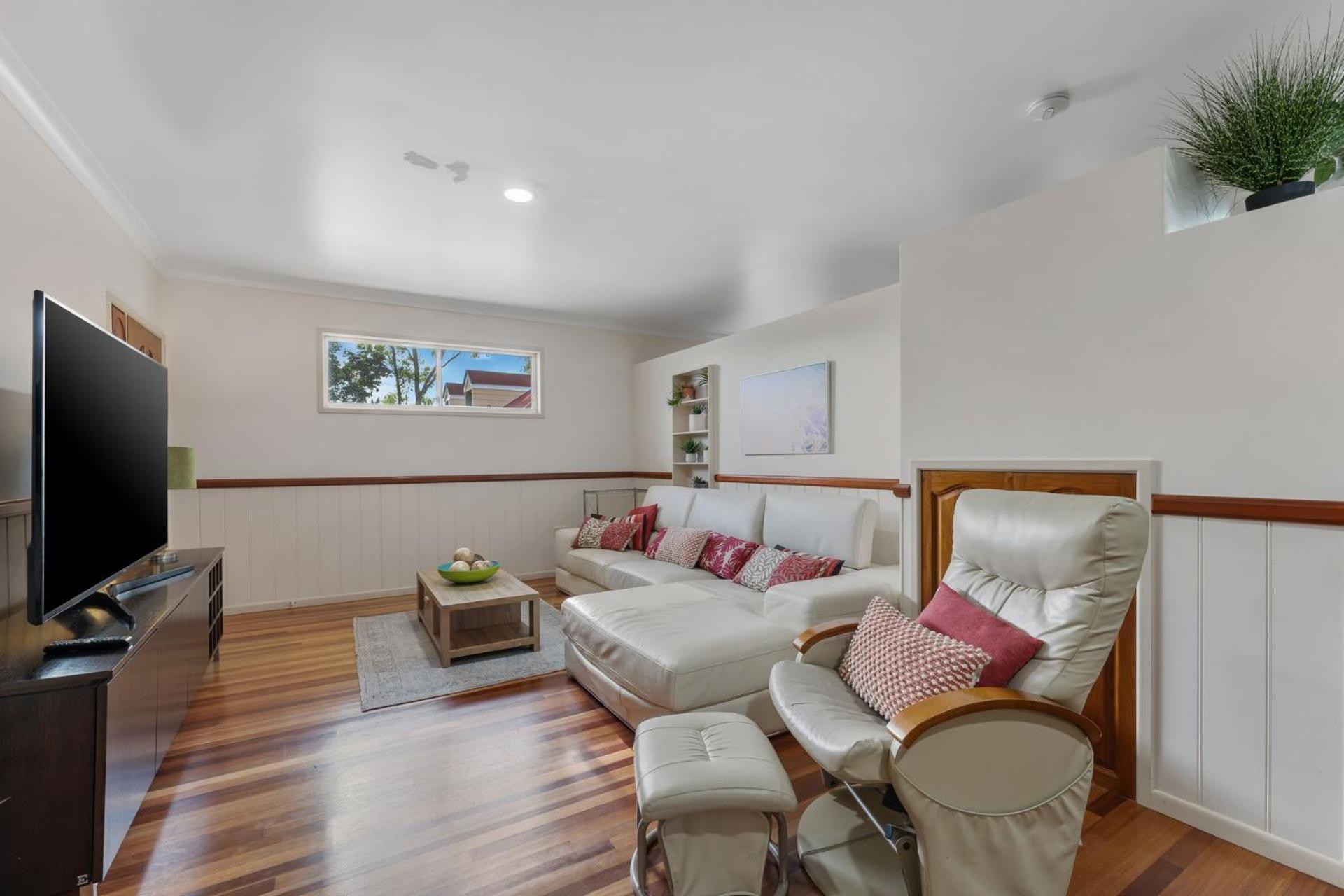 Sandy Feet Retreat - Waterfront - 4BR - Smart TV - WiFi
