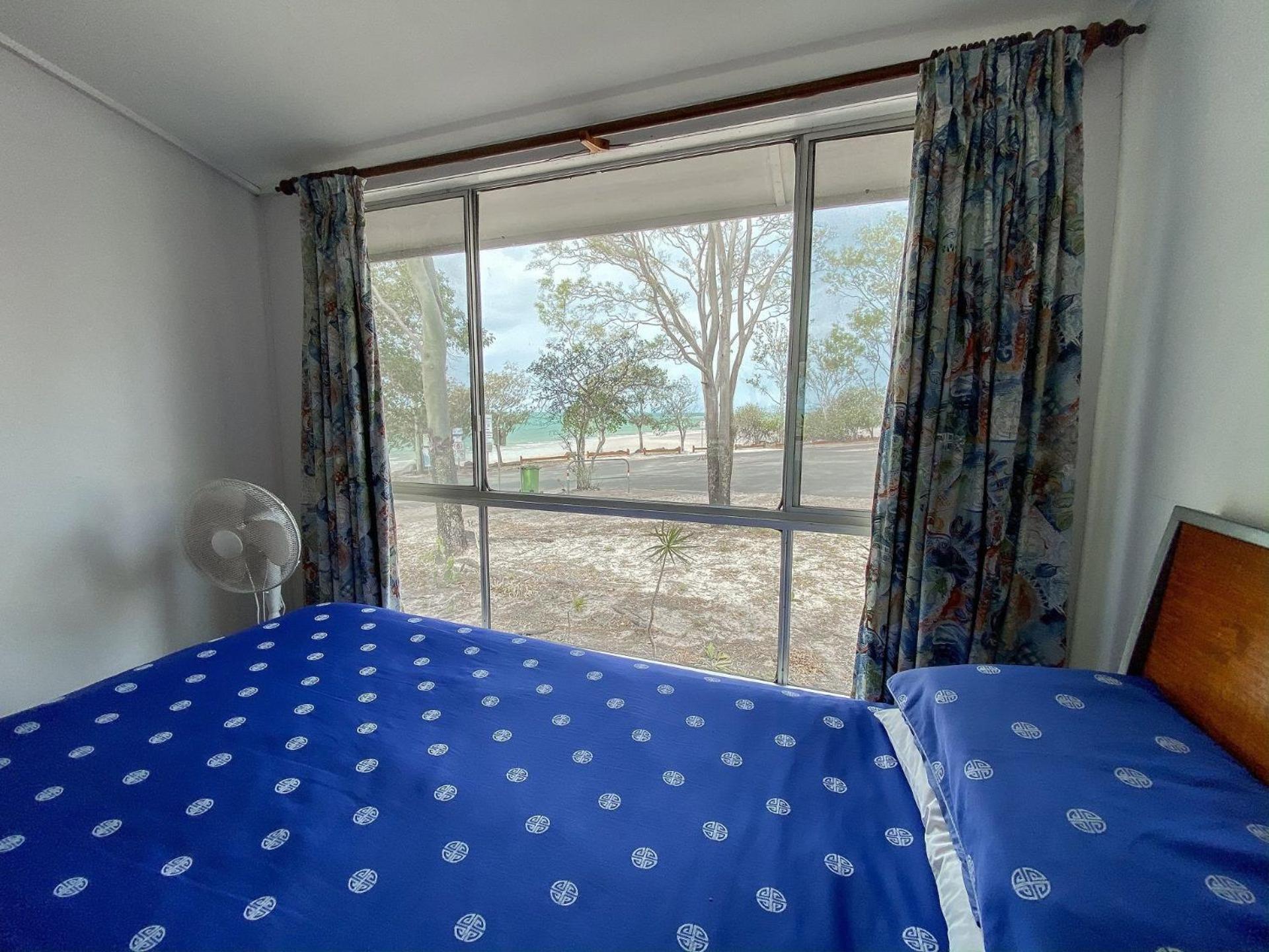 Stafford Hall - Burrum Heads- Riverfront- 3BR- Great Views
