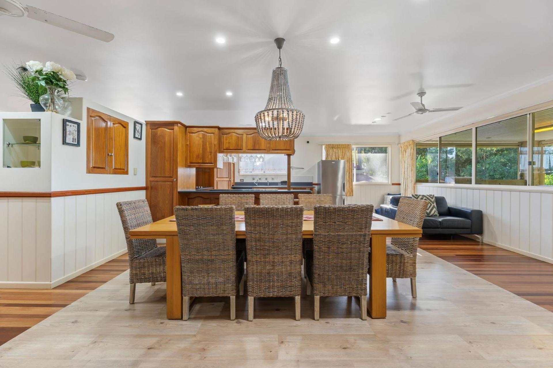 Sandy Feet Retreat - Waterfront - 4BR - Smart TV - WiFi