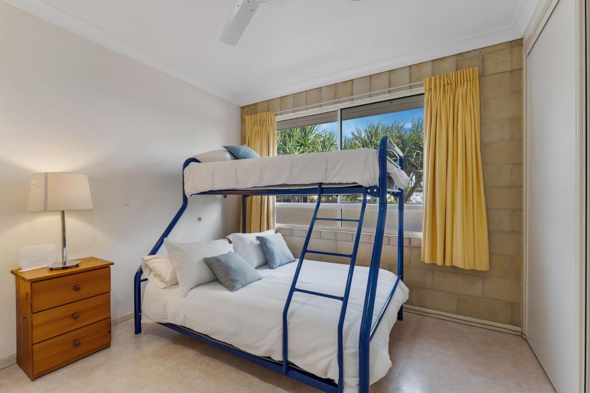 Sandy Feet Retreat - Waterfront - 4BR - Smart TV - WiFi