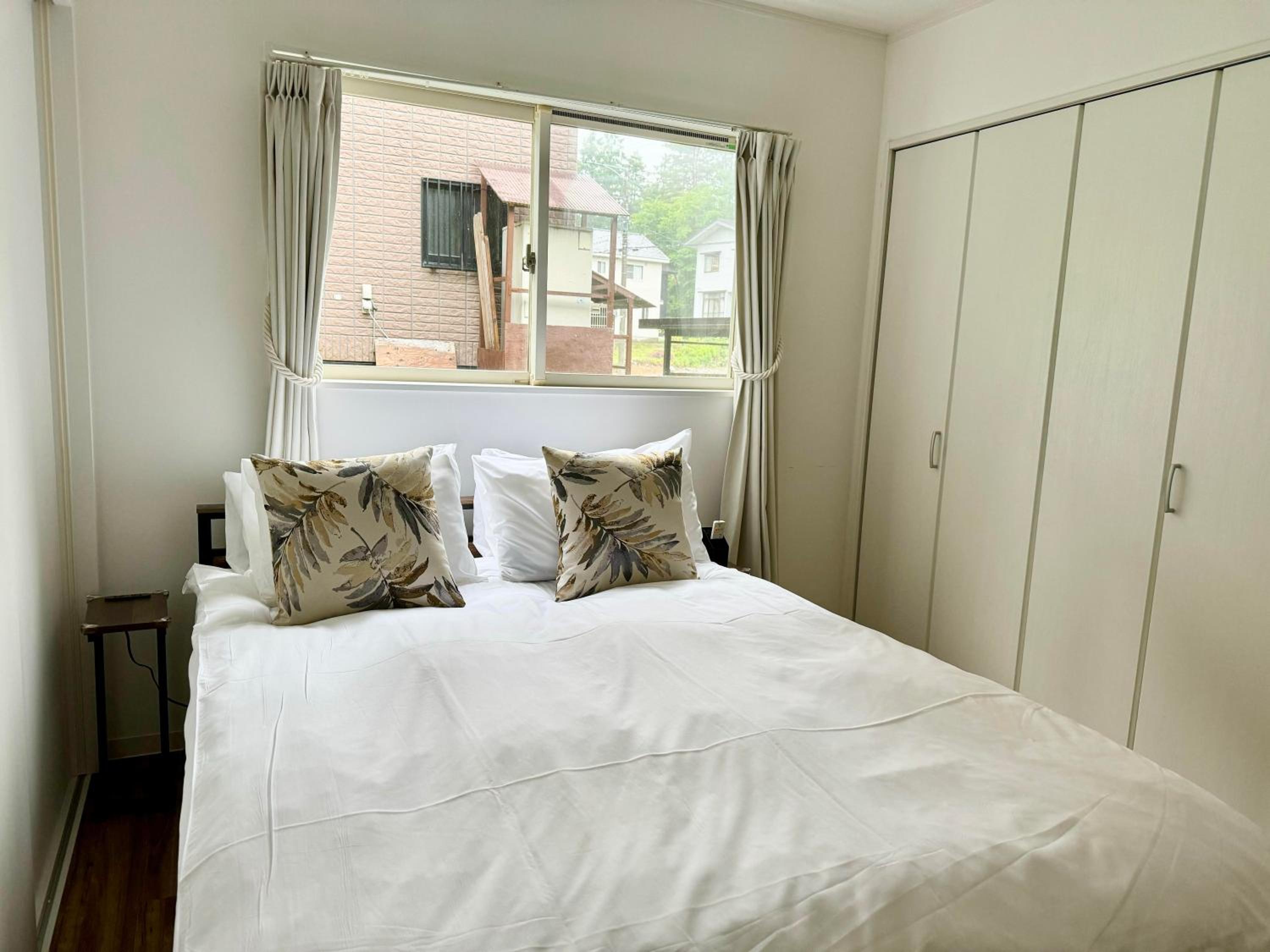 HAKUBA House LuckyStar5 next to shuttle bus station ,711 ,restaurants Modern Chalet