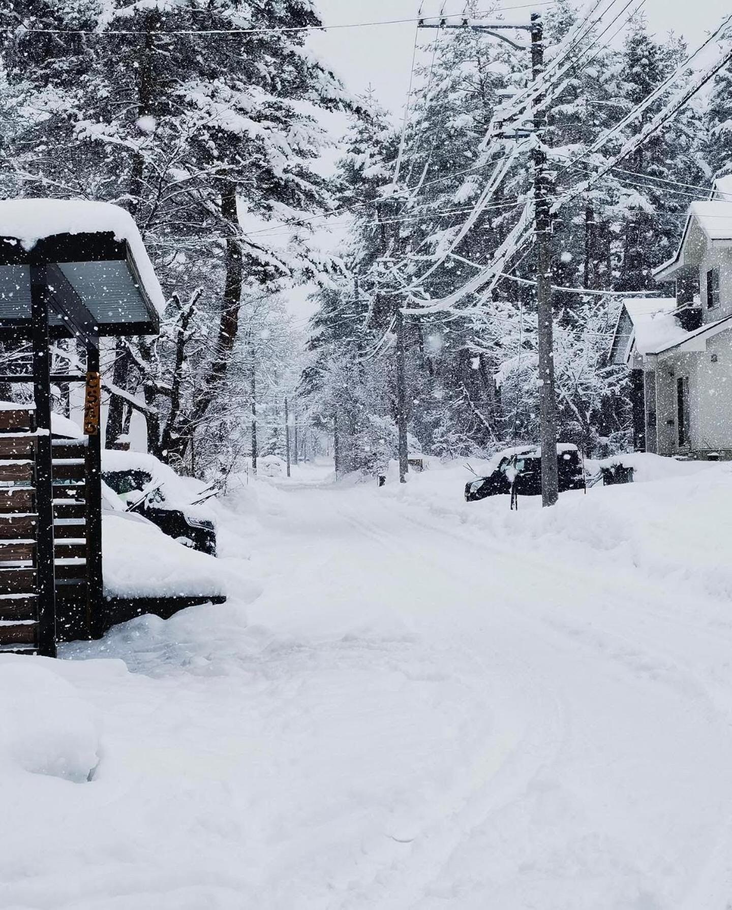 HAKUBA House LuckyStar5 next to shuttle bus station ,711 ,restaurants Modern Chalet