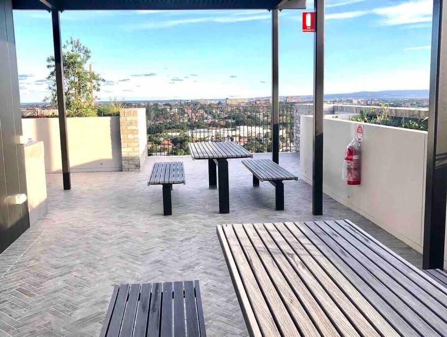 Wow New gorgeous 2 Bed 2 bath apartment parking