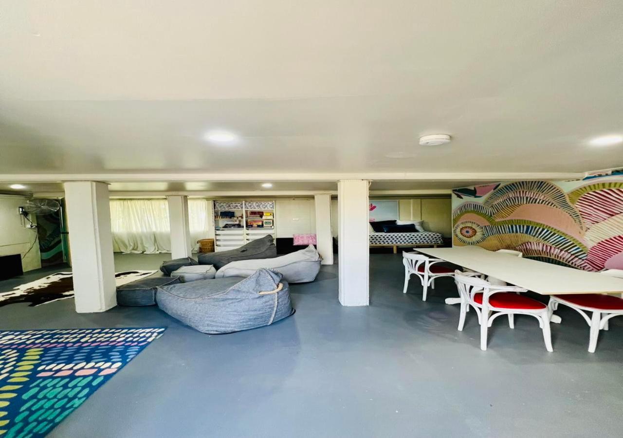 On the Beach, Seaview's, Bowen Beach House