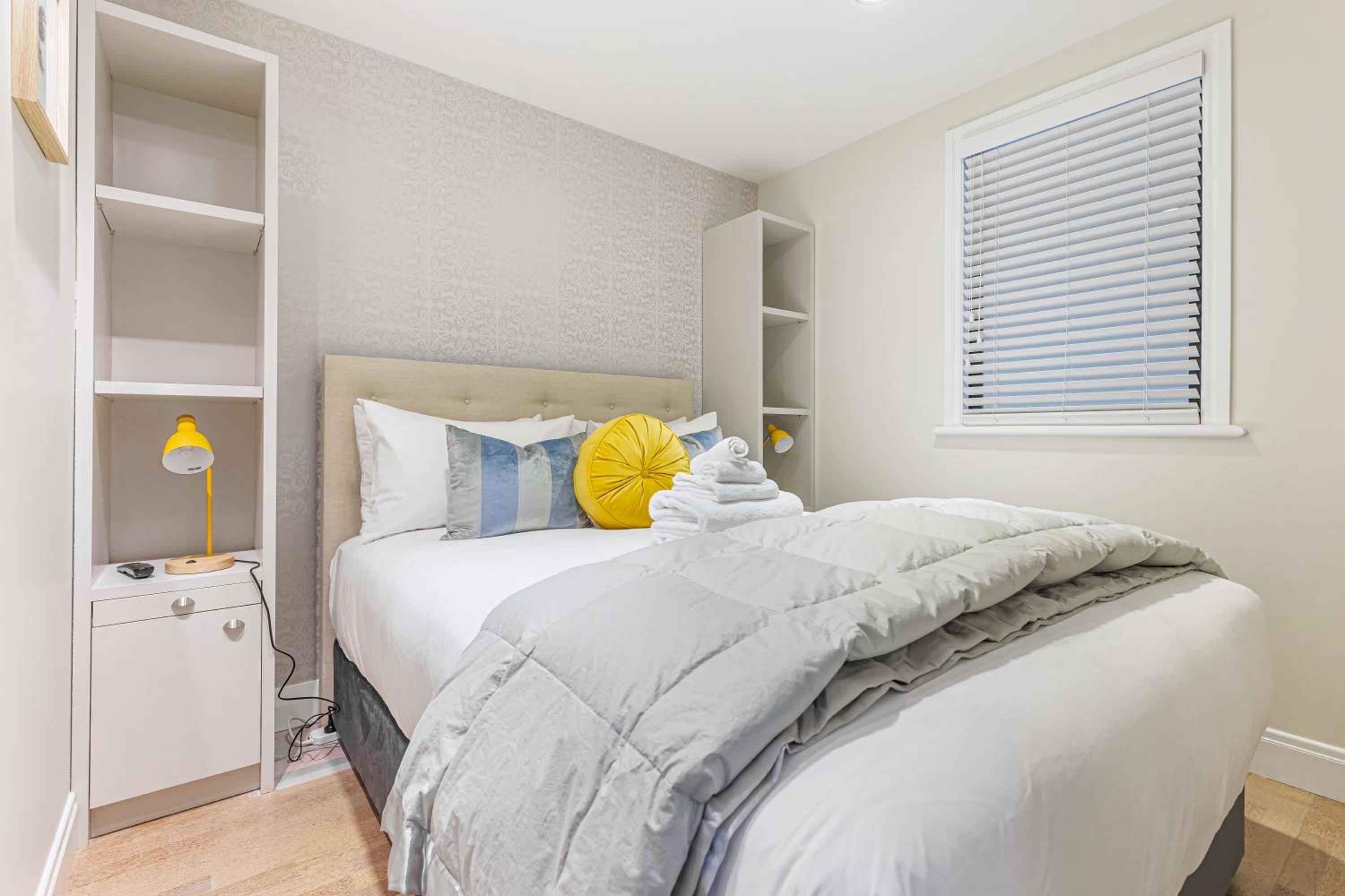Stylish 2BR Escape Urban Bliss by Zodiak Stays view 4