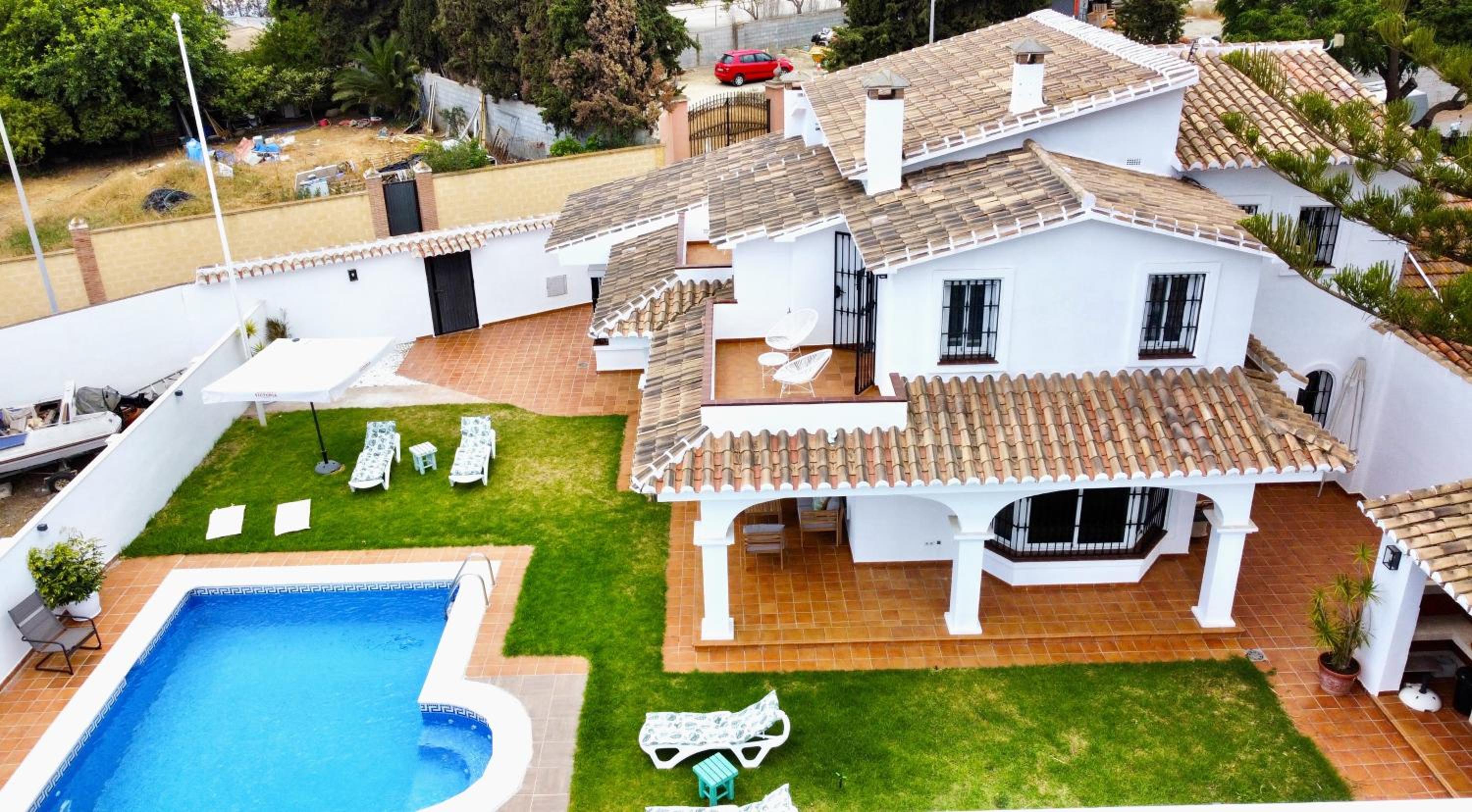 Evans Realty AV Villa & Piscina & Bbq & Chill Out view 5
