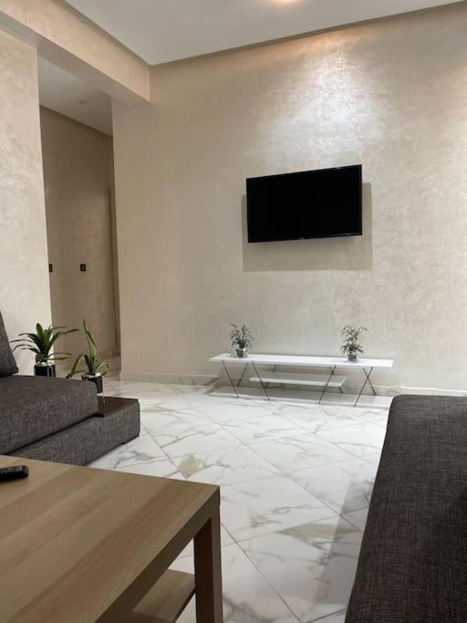 Abouab gueliz apartment, 2 bedroom 2 terrace view 3