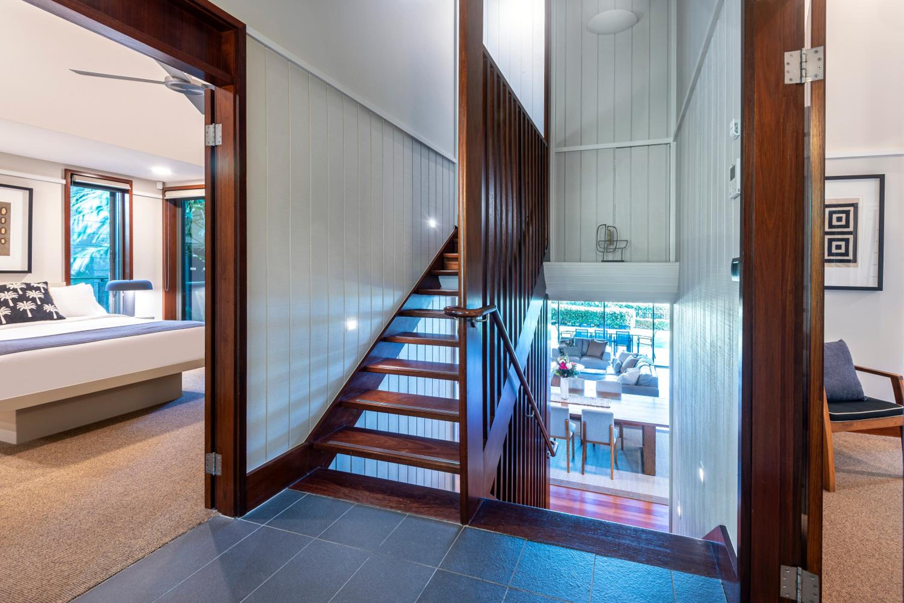Yacht Club Villa 6 On Hamilton Island - oceanviews, 2 x buggies & valet service