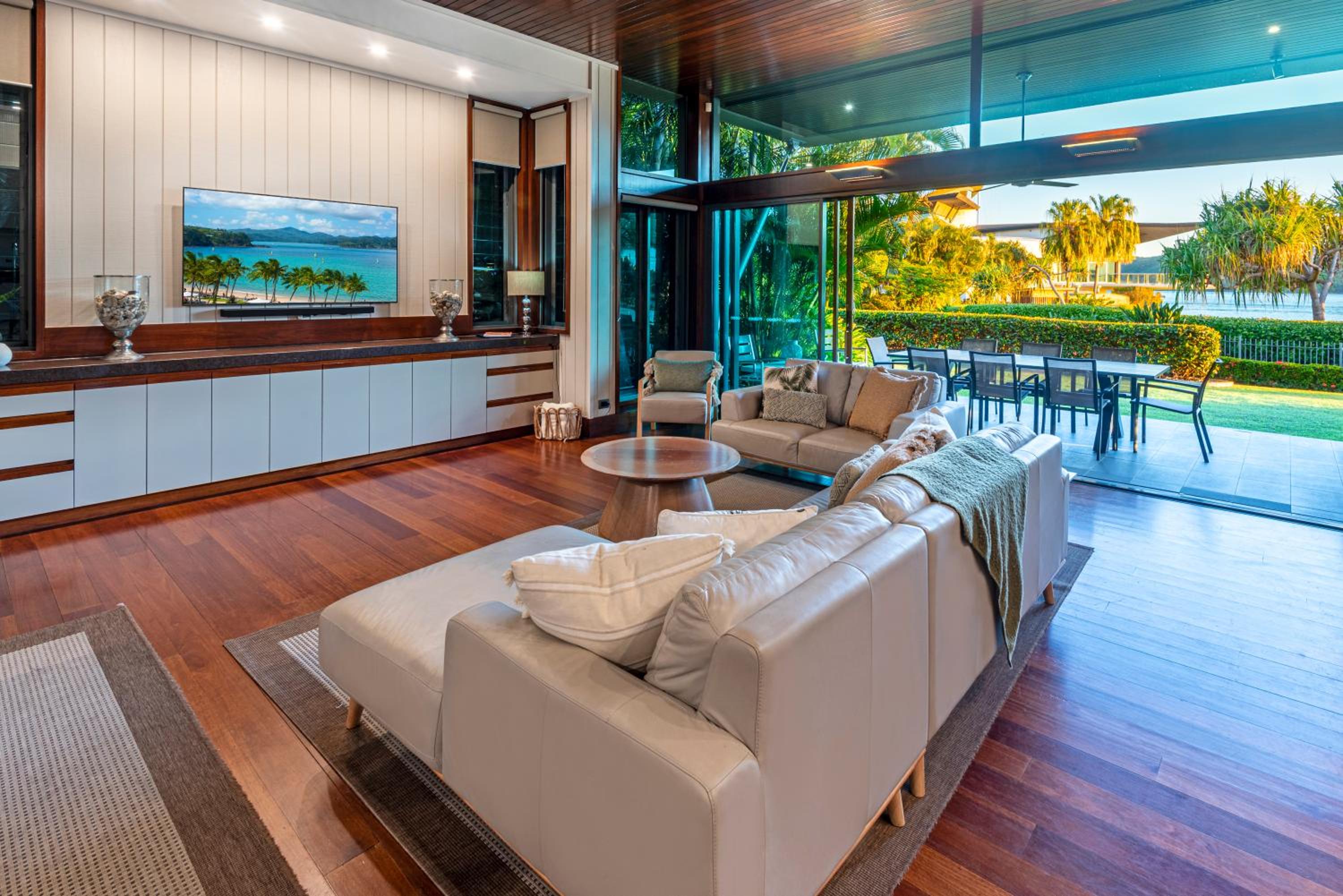 Yacht Club Villa 6 On Hamilton Island - oceanviews, 2 x buggies & valet service