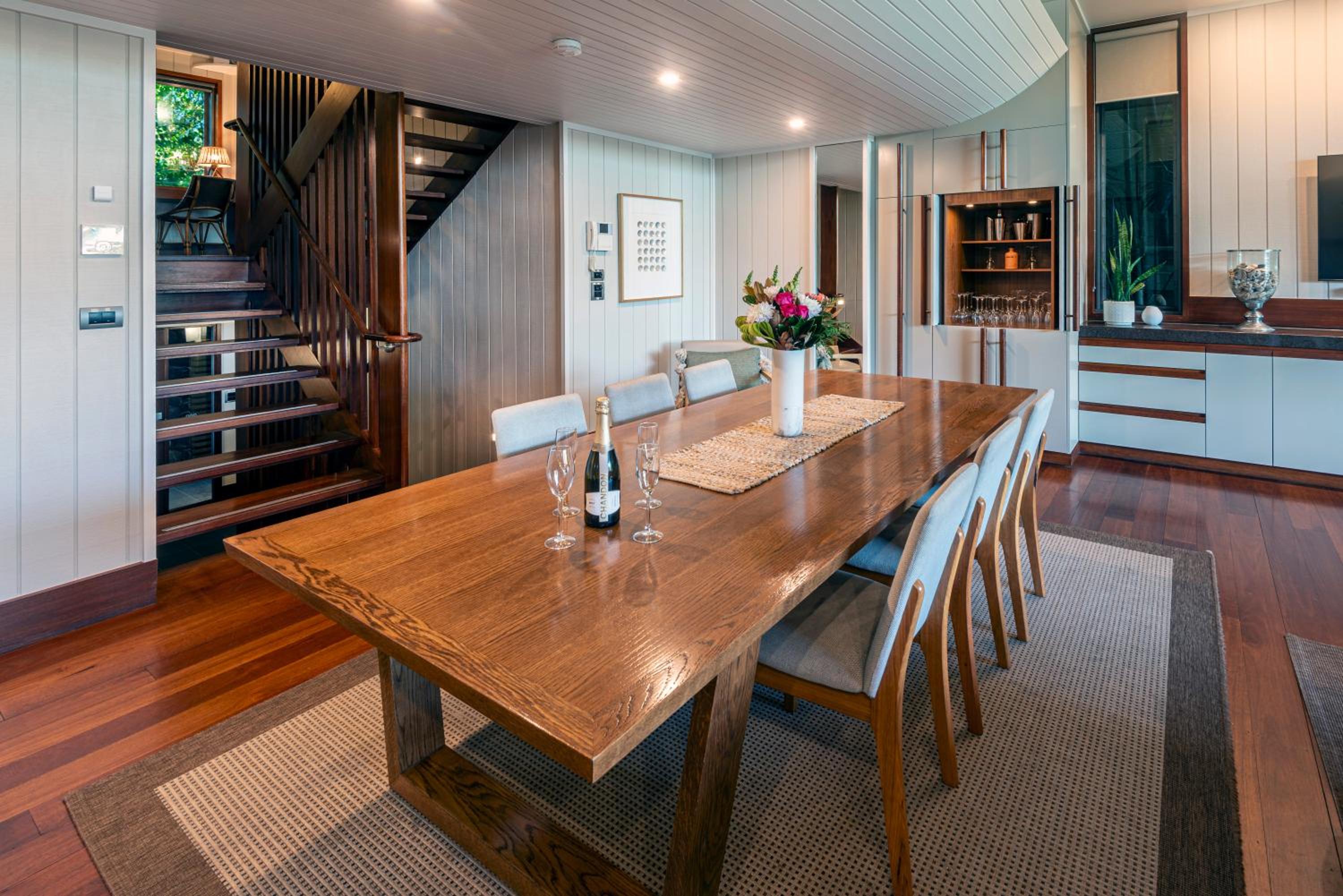Yacht Club Villa 6 On Hamilton Island - oceanviews, 2 x buggies & valet service