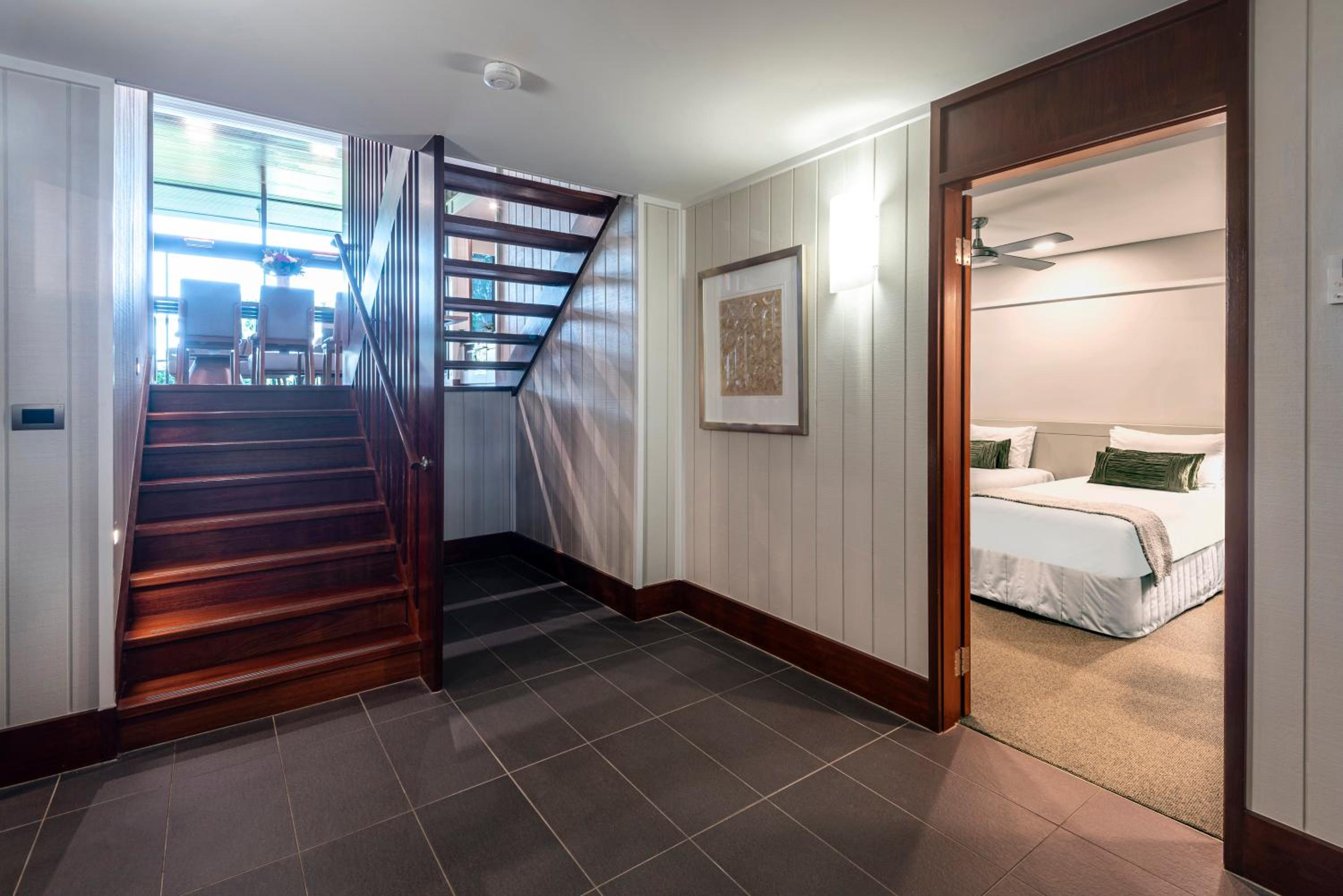 Yacht Club Villa 6 On Hamilton Island - oceanviews, 2 x buggies & valet service