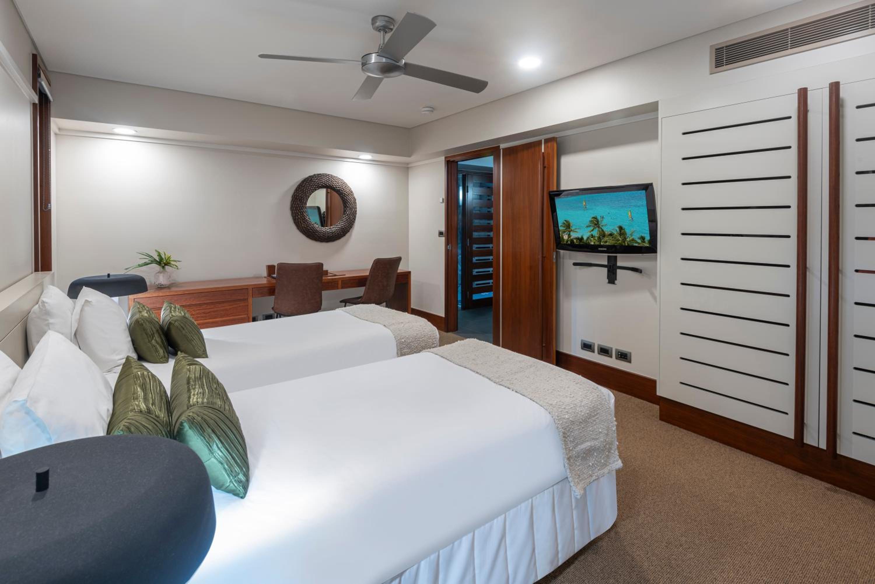 Yacht Club Villa 6 On Hamilton Island - oceanviews, 2 x buggies & valet service