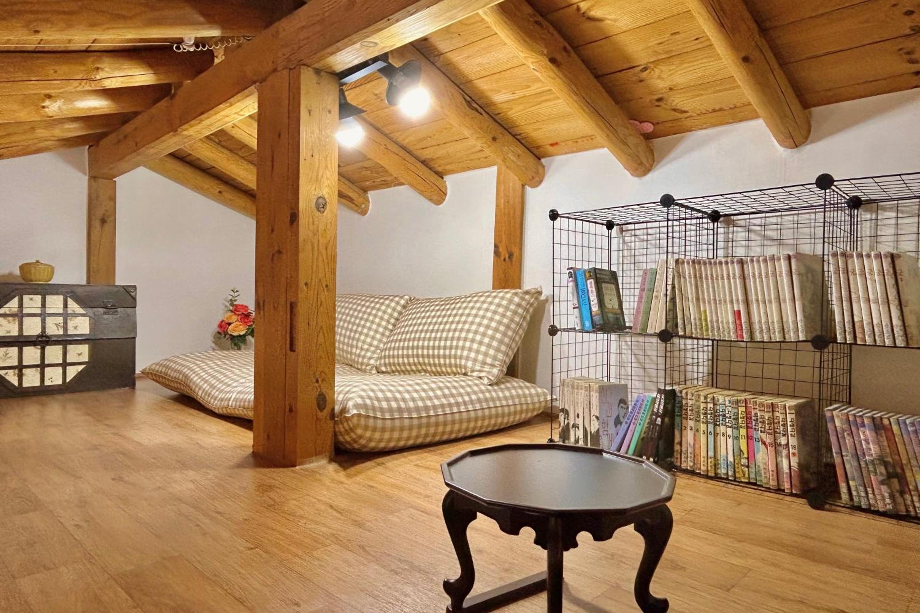 Gahyun - Hanok House view 4