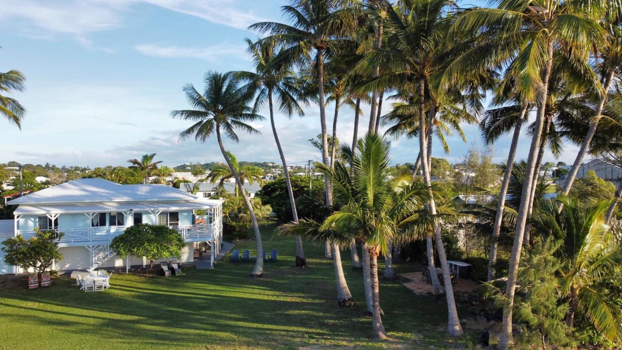 On the Beach, Seaview's, Bowen Beach House