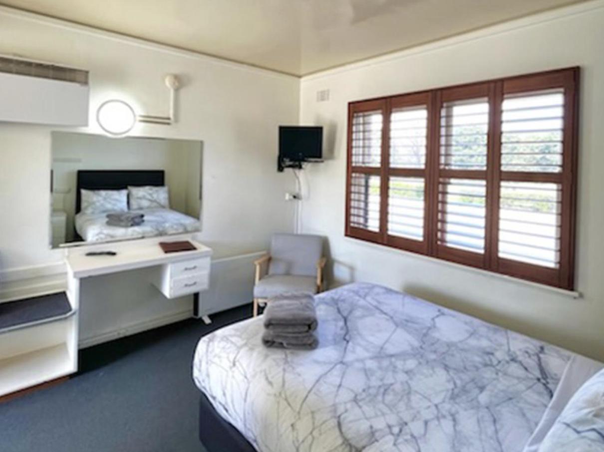 Snow Goose Hotel