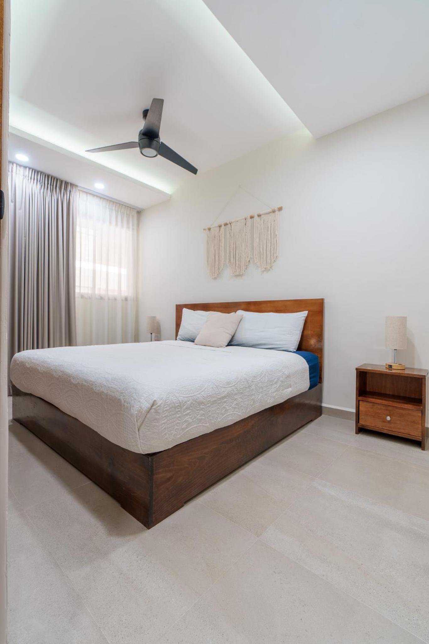 Downtown Penthouse with Private Pool, Rooftop Pool and Gym, short distance from Beaches, Restaurants & Nightlife view 2