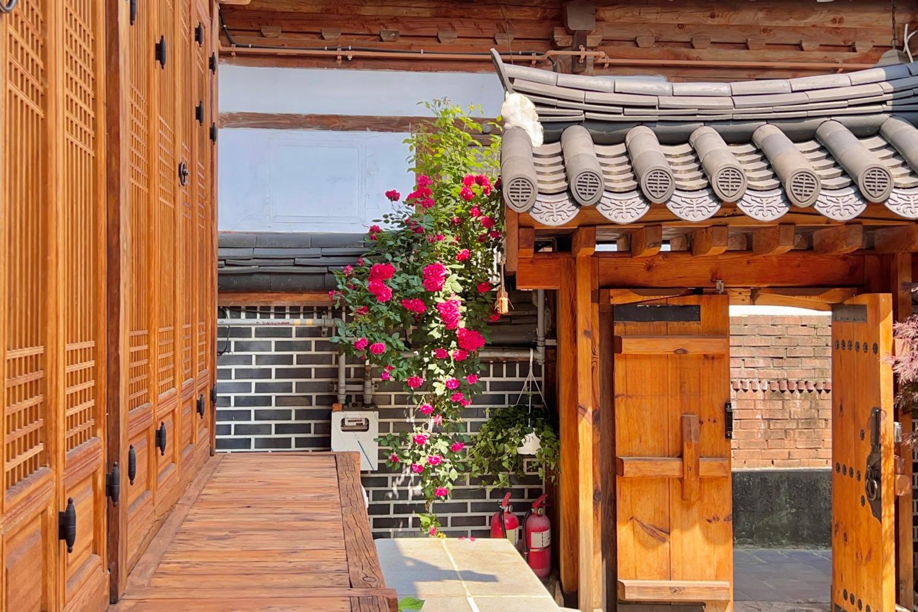 Gahyun - Hanok House view 2