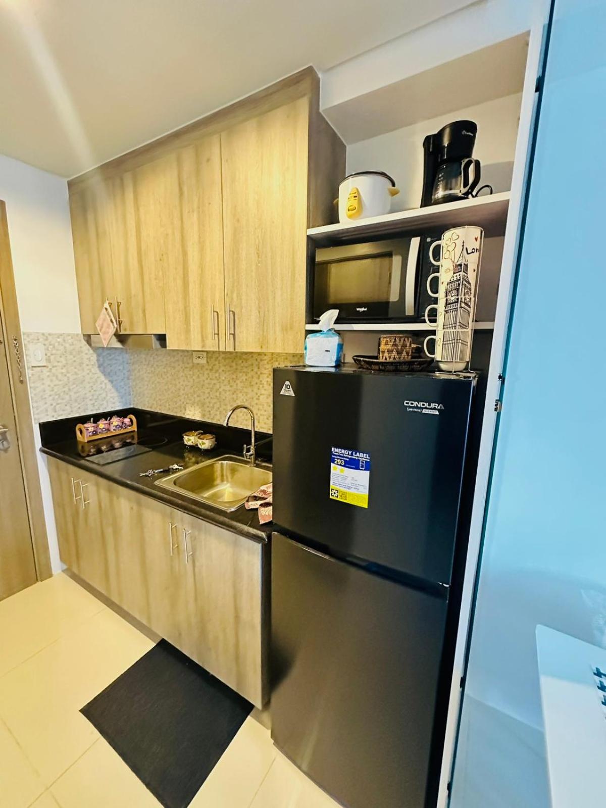 Amore Espacio Staycation -Coast Residences view 2