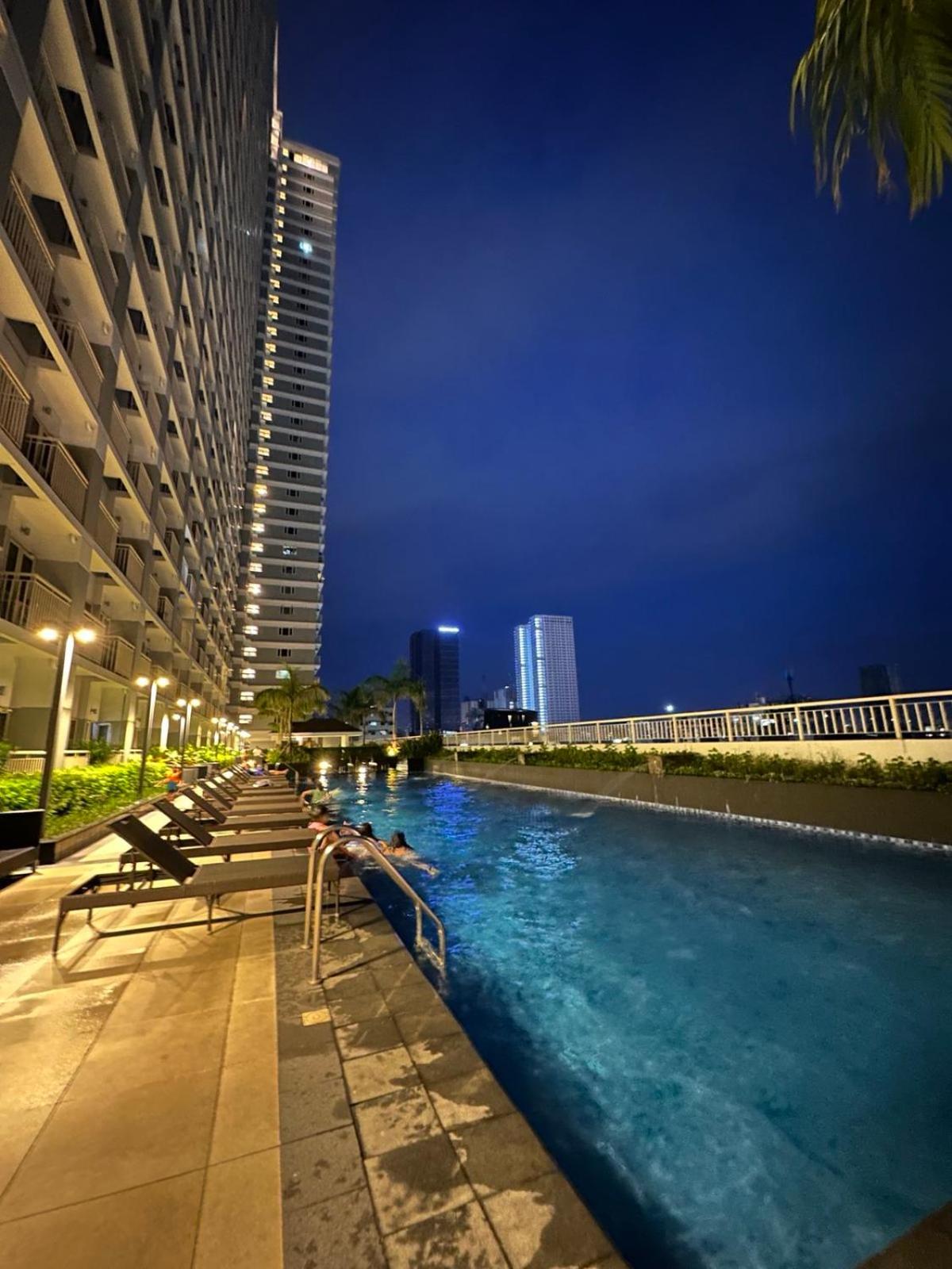Amore Espacio Staycation -Coast Residences view 3
