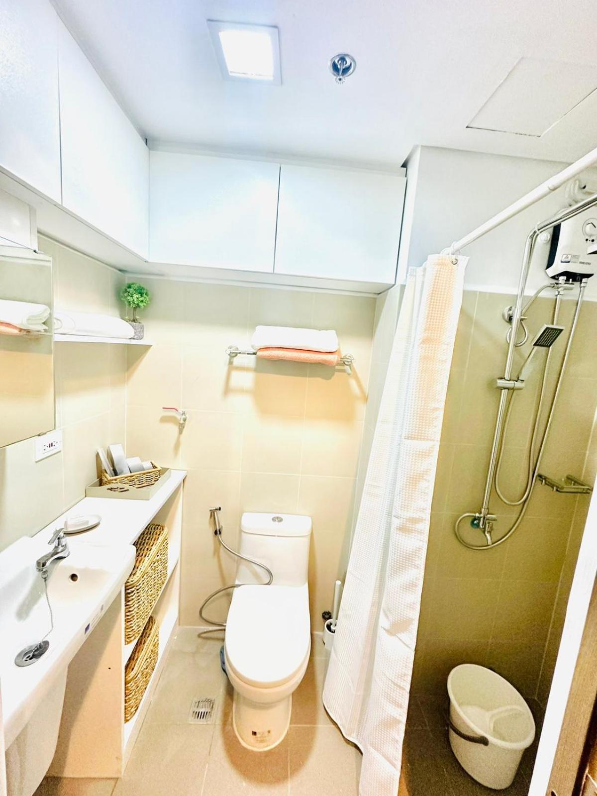 Amore Espacio Staycation -Coast Residences view 4