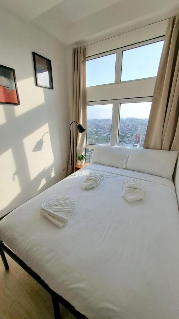Cozy 1 BR San Lorenzo Place Netflix 4KM NAIA view 4