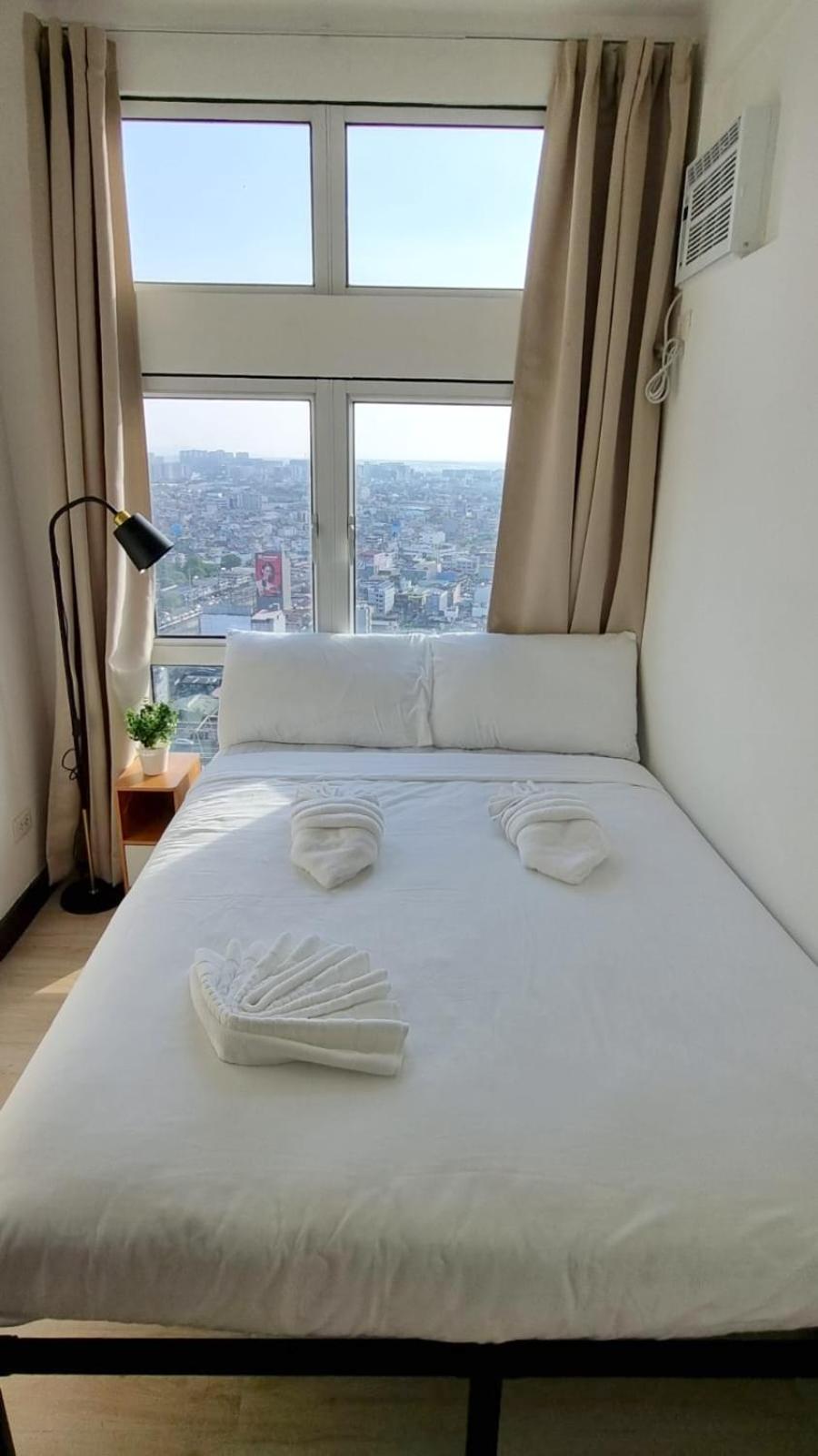 Cozy 1 BR San Lorenzo Place Netflix 4KM NAIA view 2