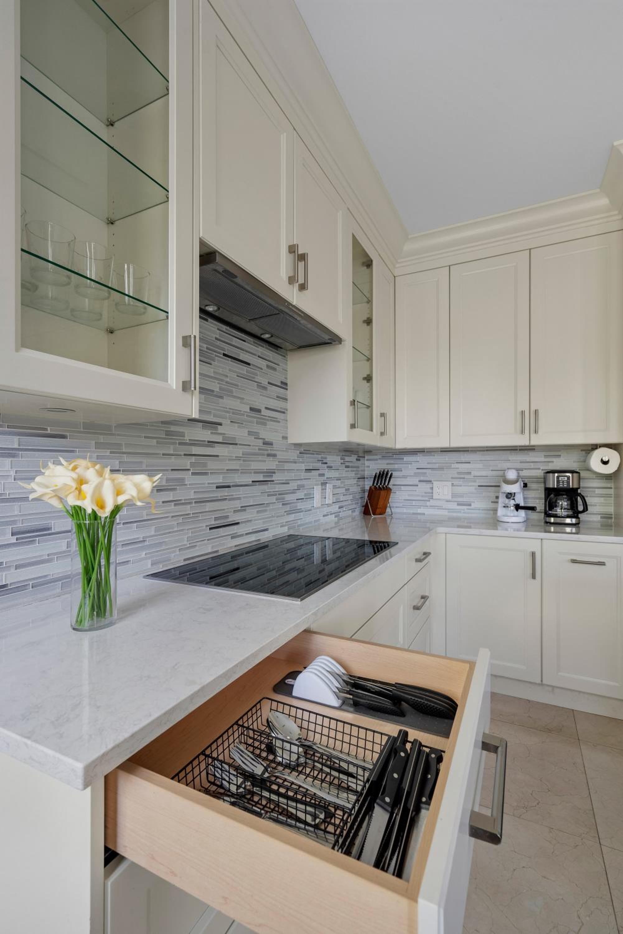 Luxurious Multi-Family Home in Vancouver West, 10 Mins Downtown